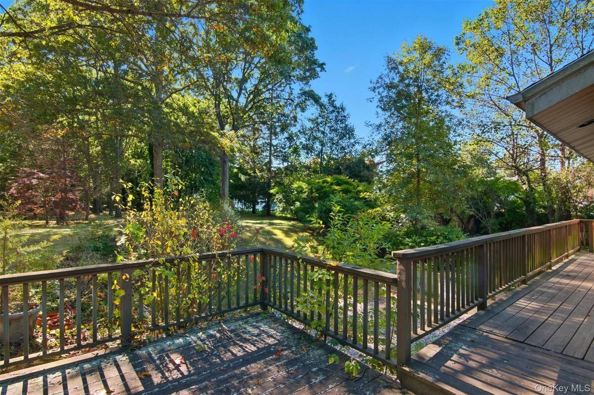 #5 photo, 18 Greenlawn Road, Huntington , NY 11743