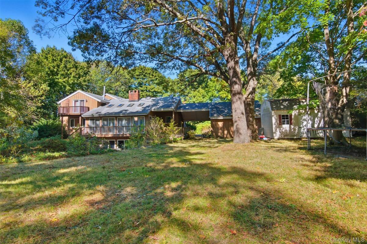 #6 photo, 18 Greenlawn Road, Huntington , NY 11743