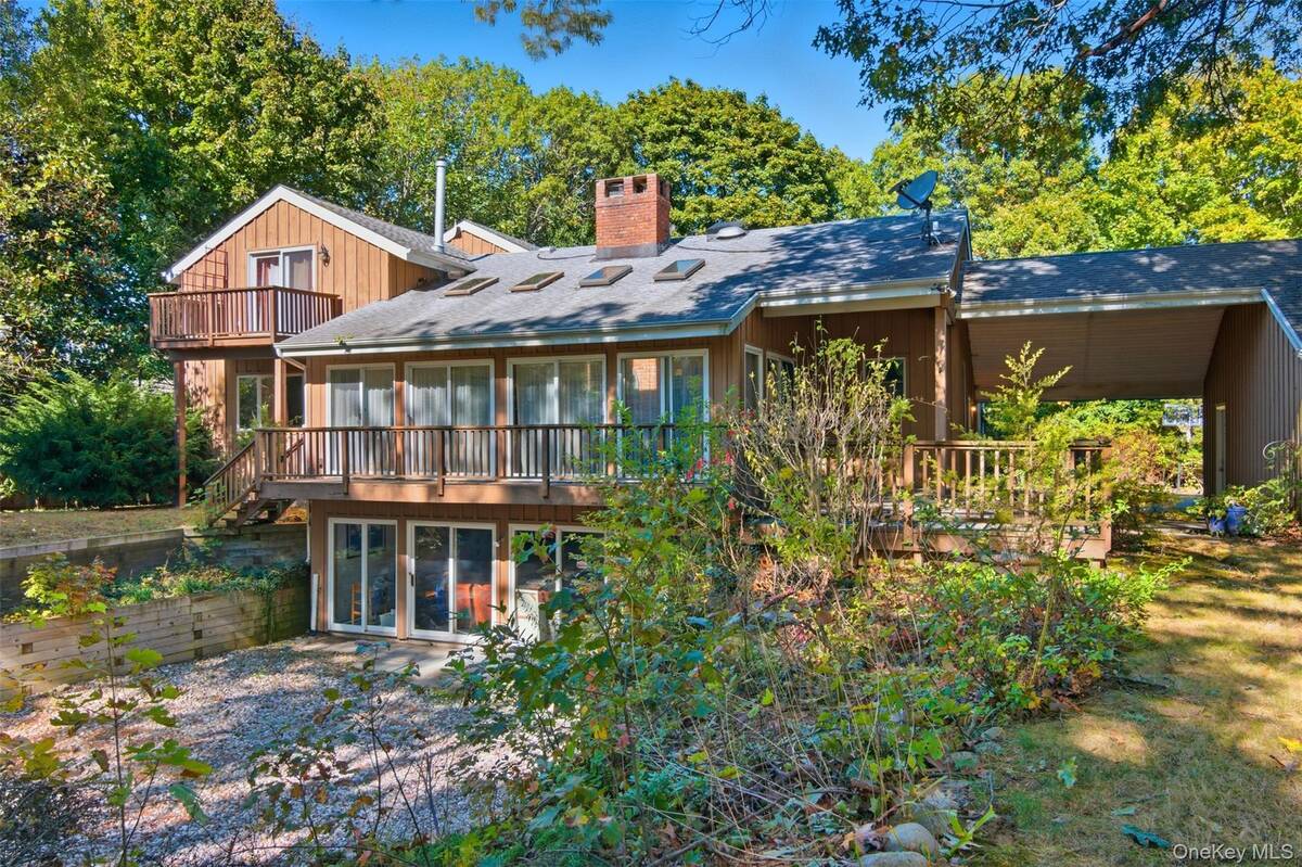 #8 photo, 18 Greenlawn Road, Huntington , NY 11743