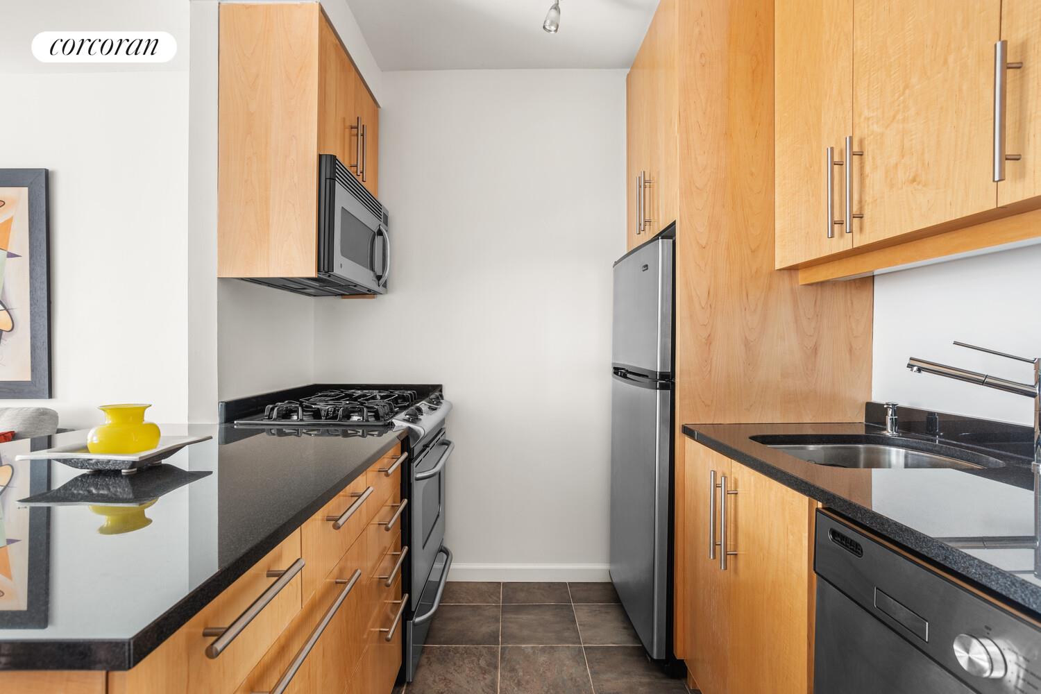 #5 photo, 235 E 40TH Street, Murray Hill , NY 10016