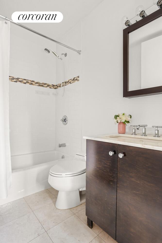 #6 photo, 235 E 40TH Street, Murray Hill , NY 10016