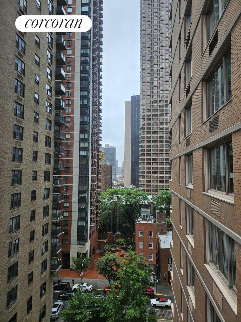 #8 photo, 235 E 40TH Street, Murray Hill , NY 10016