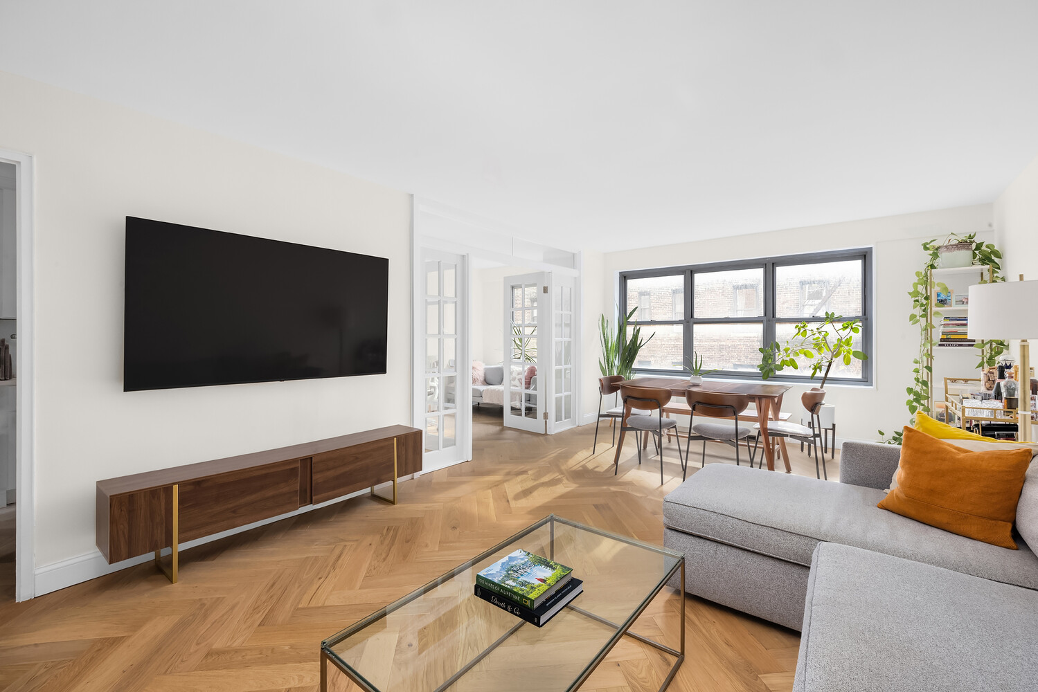 #4 photo, 60 W 13TH Street, Greenwich Village , NY 10011