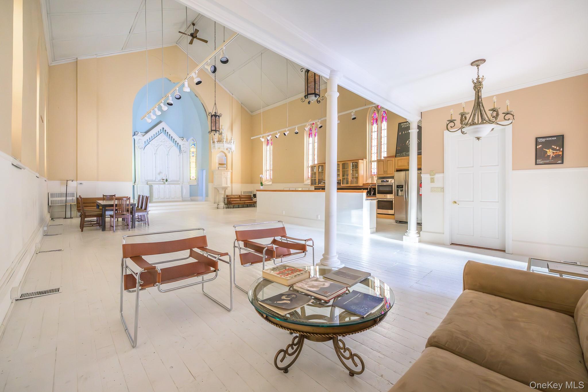 #10 photo, 428 State Street, Hudson , NY 12534