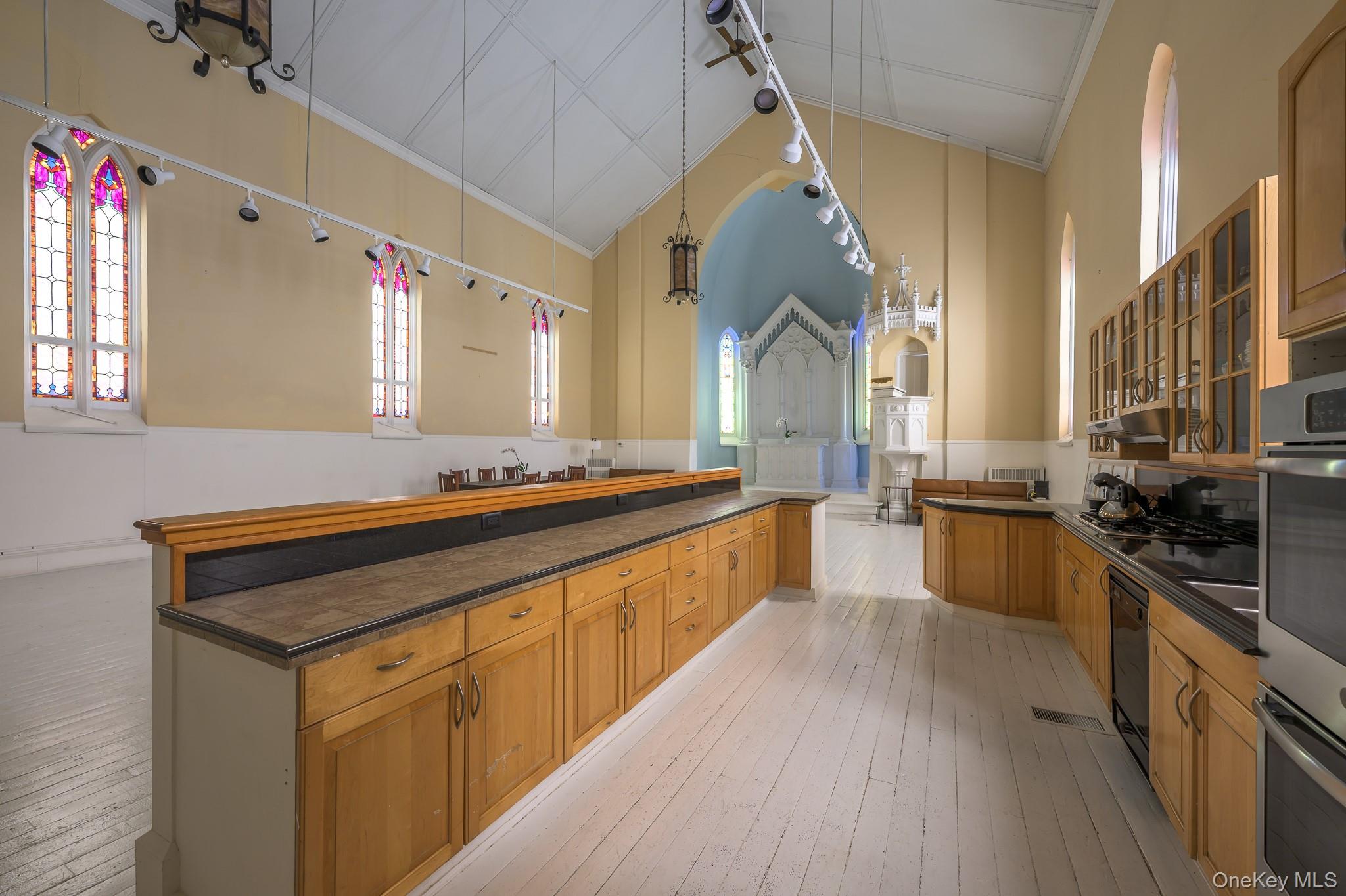 #11 photo, 428 State Street, Hudson , NY 12534