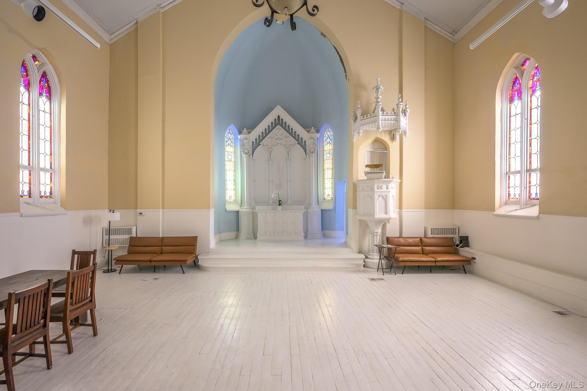 #8 photo, 428 State Street, Hudson , NY 12534