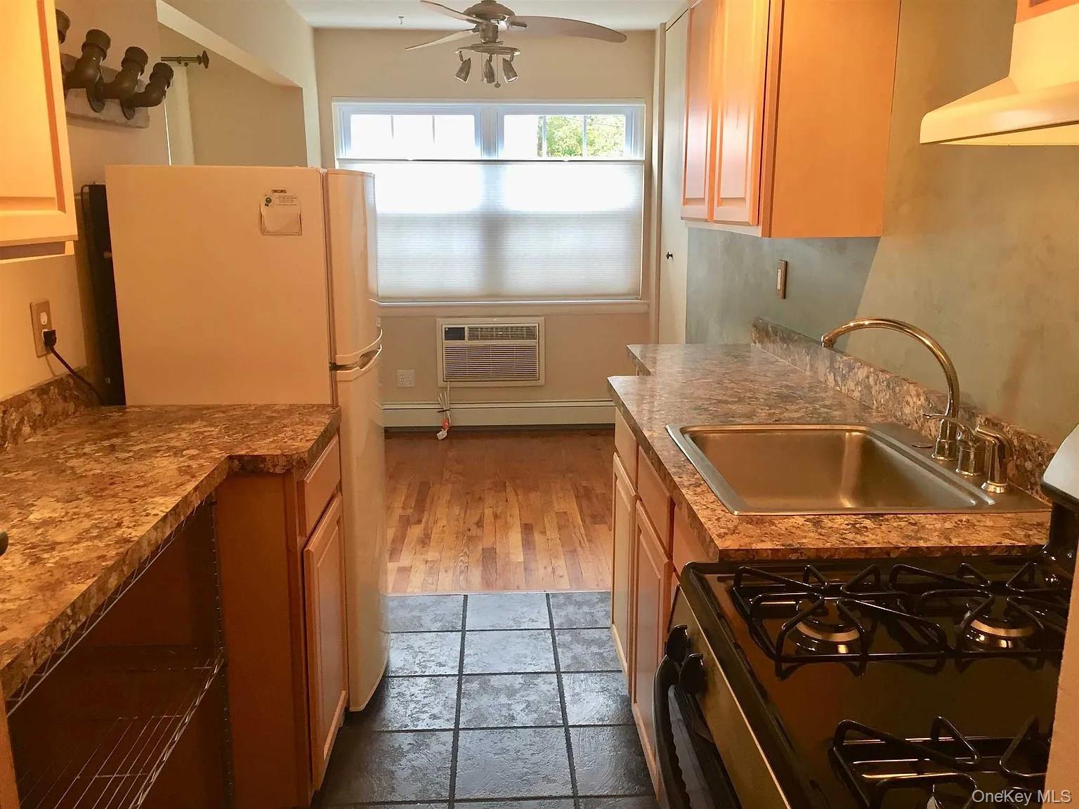 #1 photo, 8 Colonial Road, Beacon , NY 12508