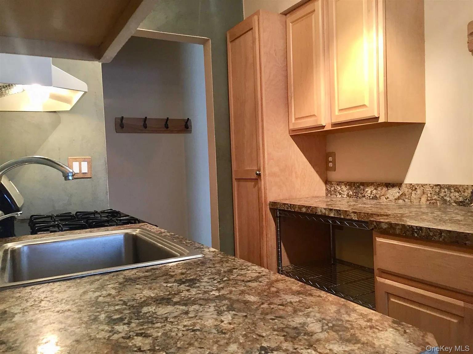 #3 photo, 8 Colonial Road, Beacon , NY 12508