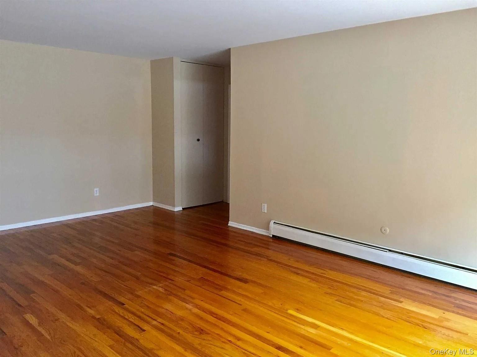 #4 photo, 8 Colonial Road, Beacon , NY 12508