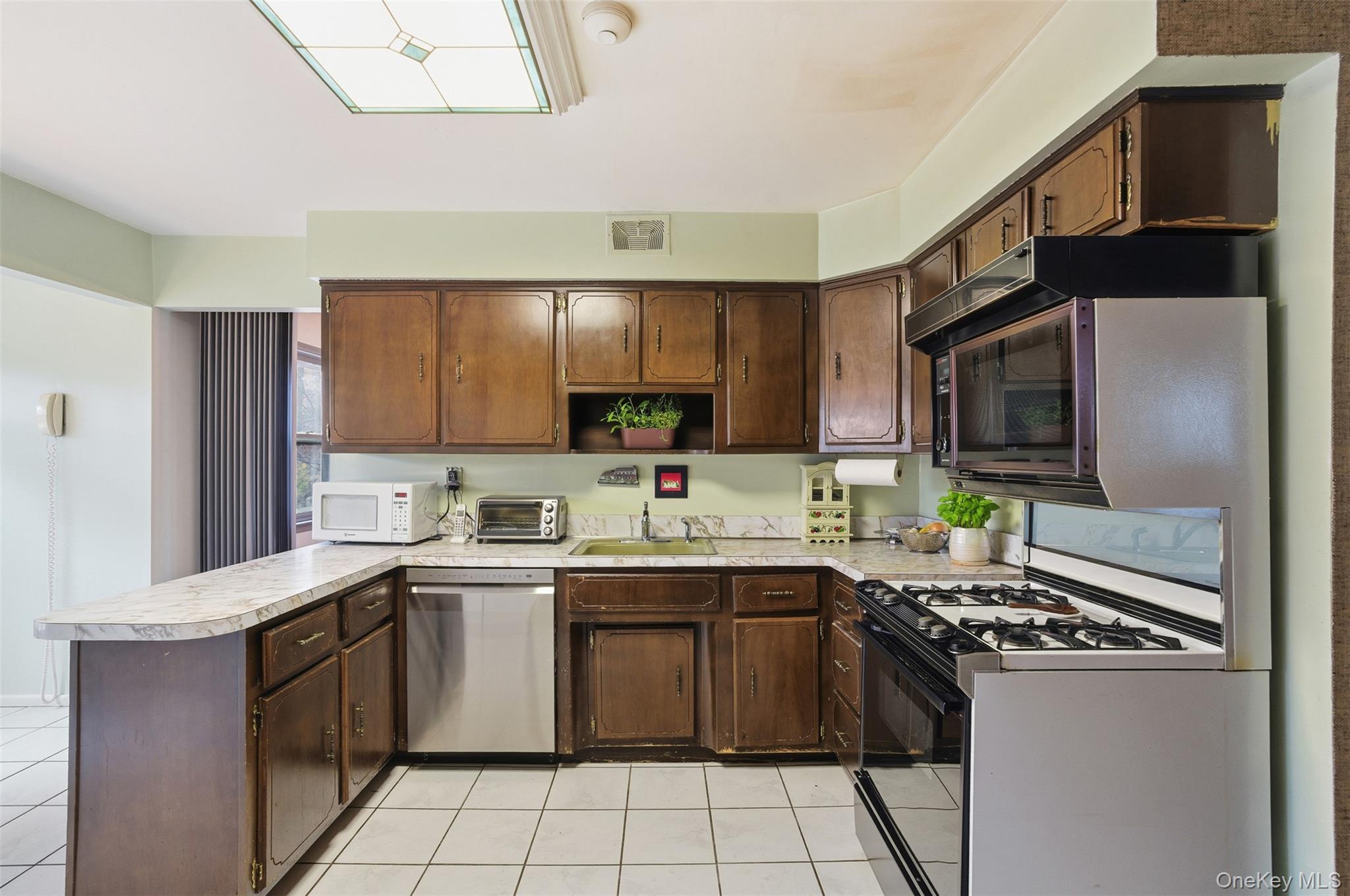 #14 photo, 7 Helaine Court, Orangeburg , NY 10962