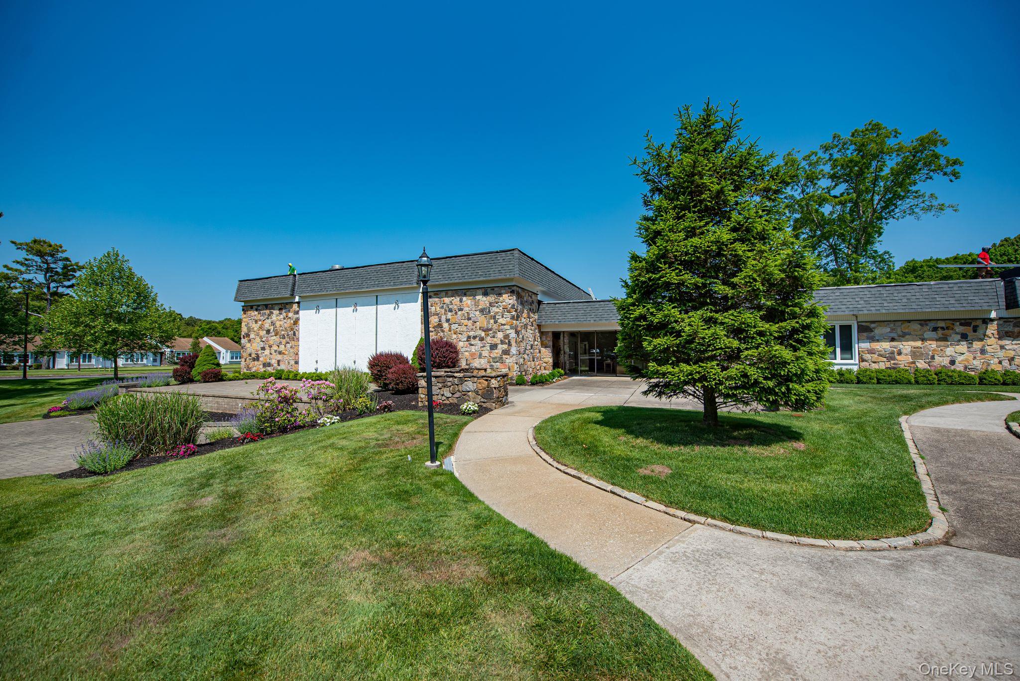 #15 photo, 215 Woodbridge Drive, Ridge , NY 11961