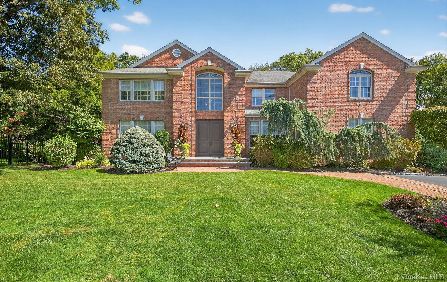 #1 photo, 70 Keri Way, Woodbury , NY 11797