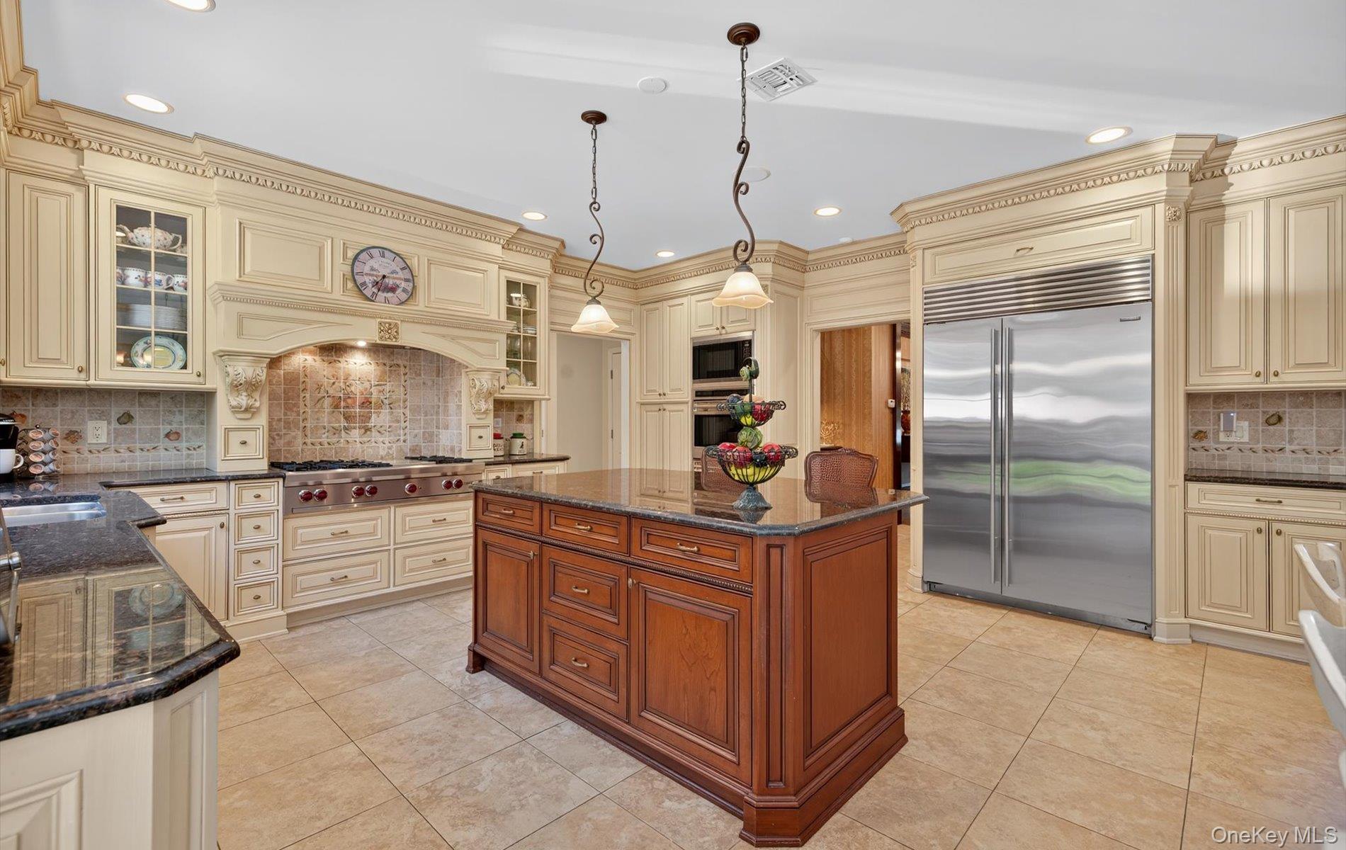 #13 photo, 70 Keri Way, Woodbury , NY 11797