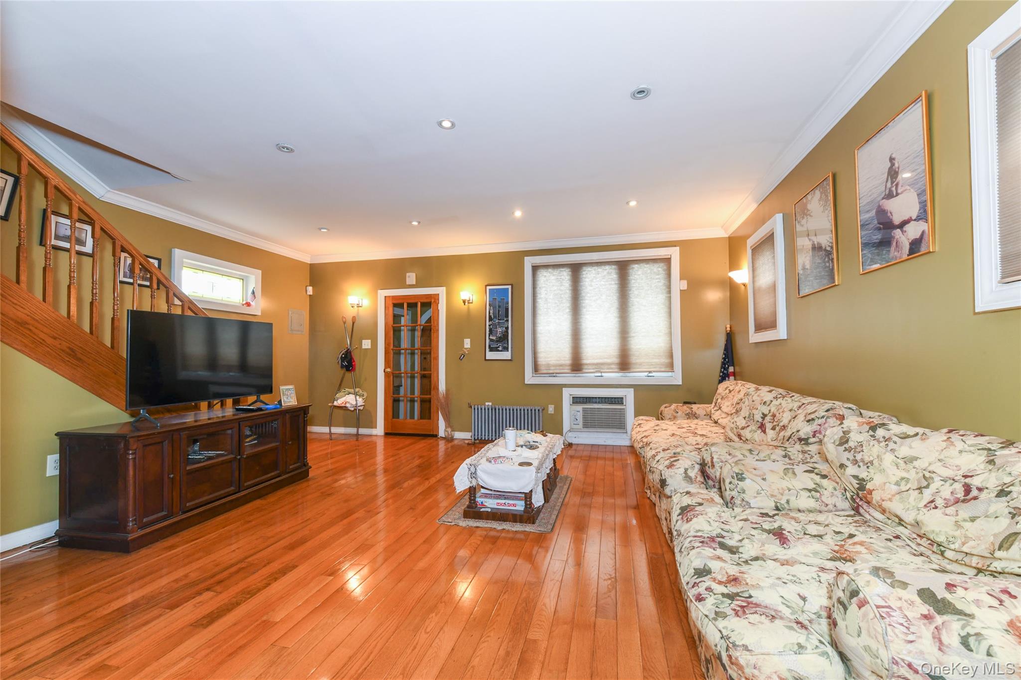 #10 photo, 82-59 172nd Street, Jamaica Hills , NY 11432