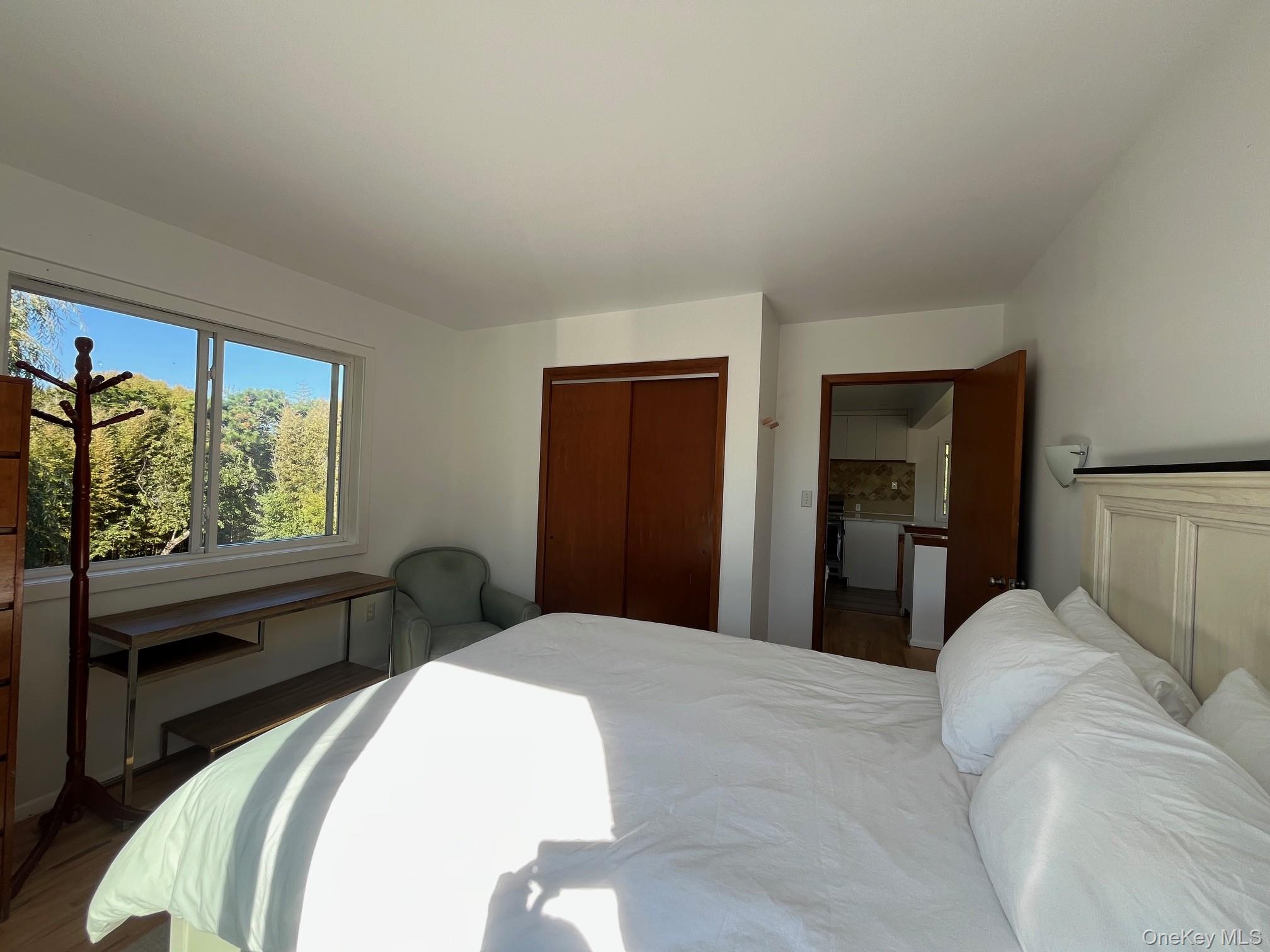 #9 photo, 150 Clipper Roadway, Corneille Estates , NY 11770