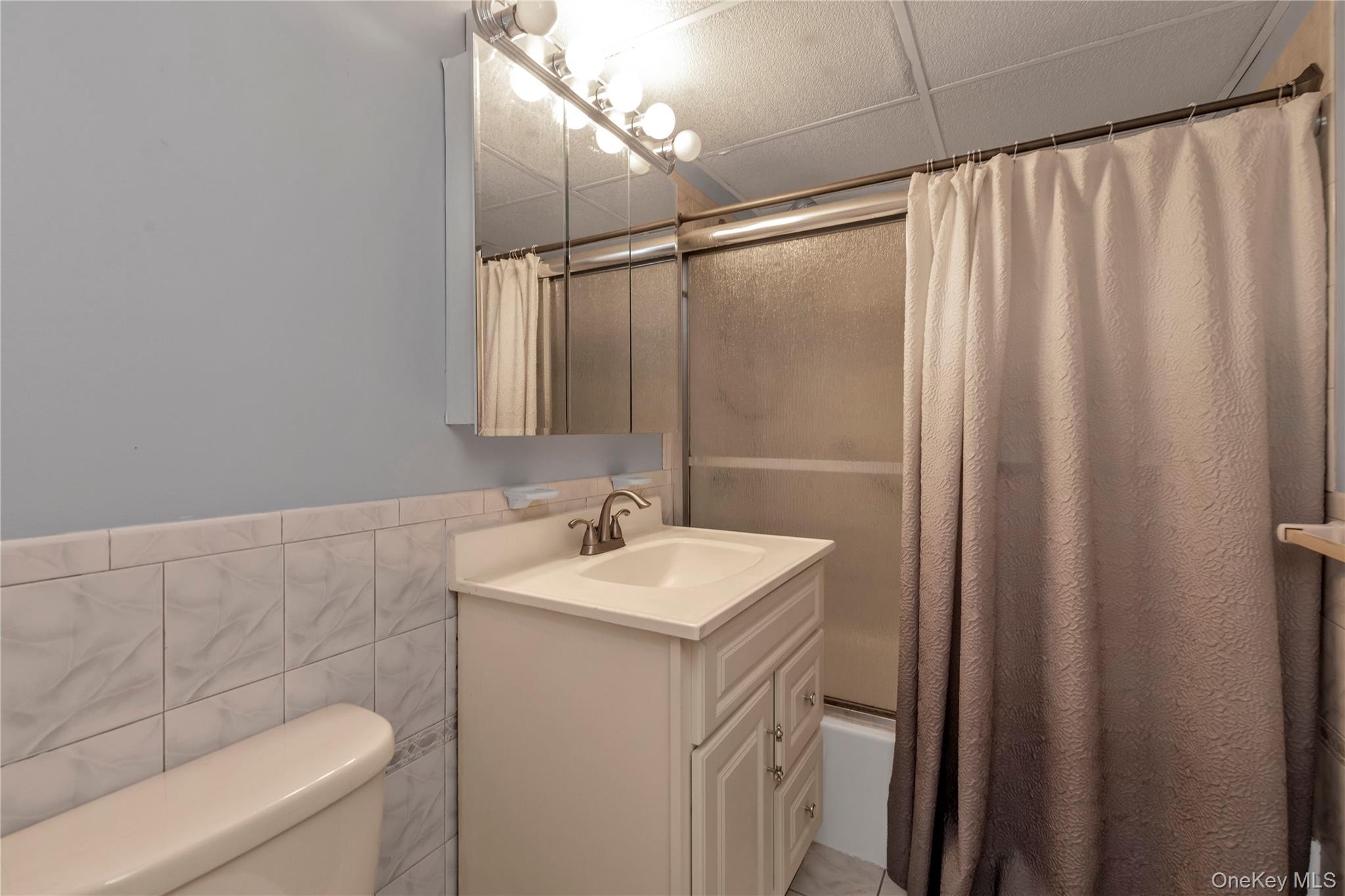 #12 photo, 100 Clinton, Mineola , NY 11501