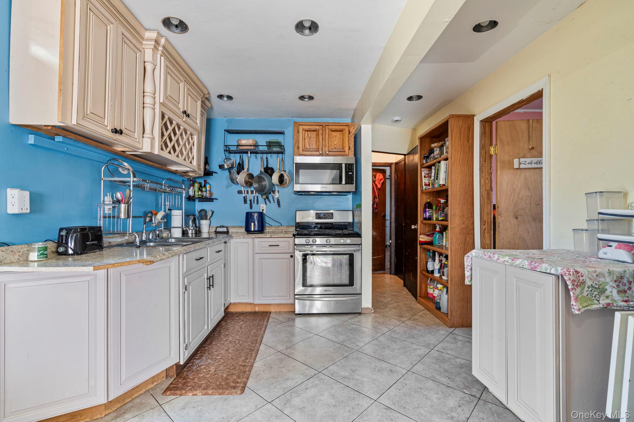 #18 photo, 44 3rd Street, سوفولك Brentwood , NY 11717