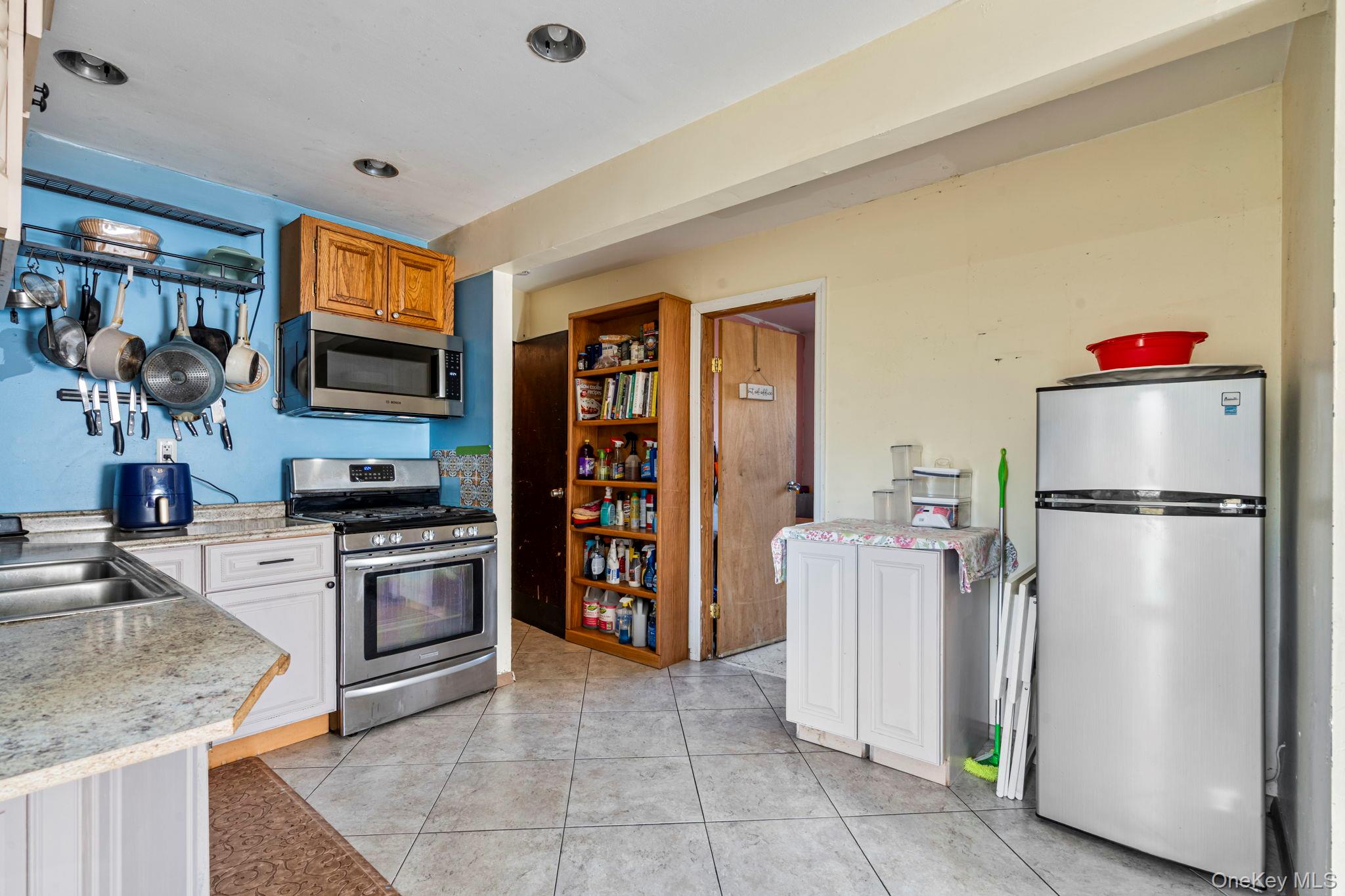 #19 photo, 44 3rd Street, سوفولك Brentwood , NY 11717