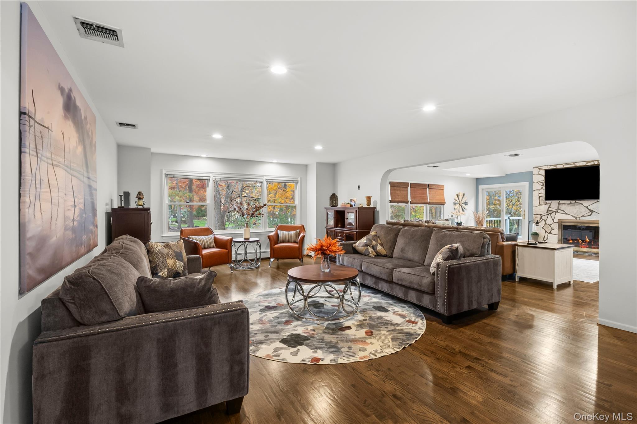 #12 photo, 142 Landing Meadow Road, Smithtown , NY 11787