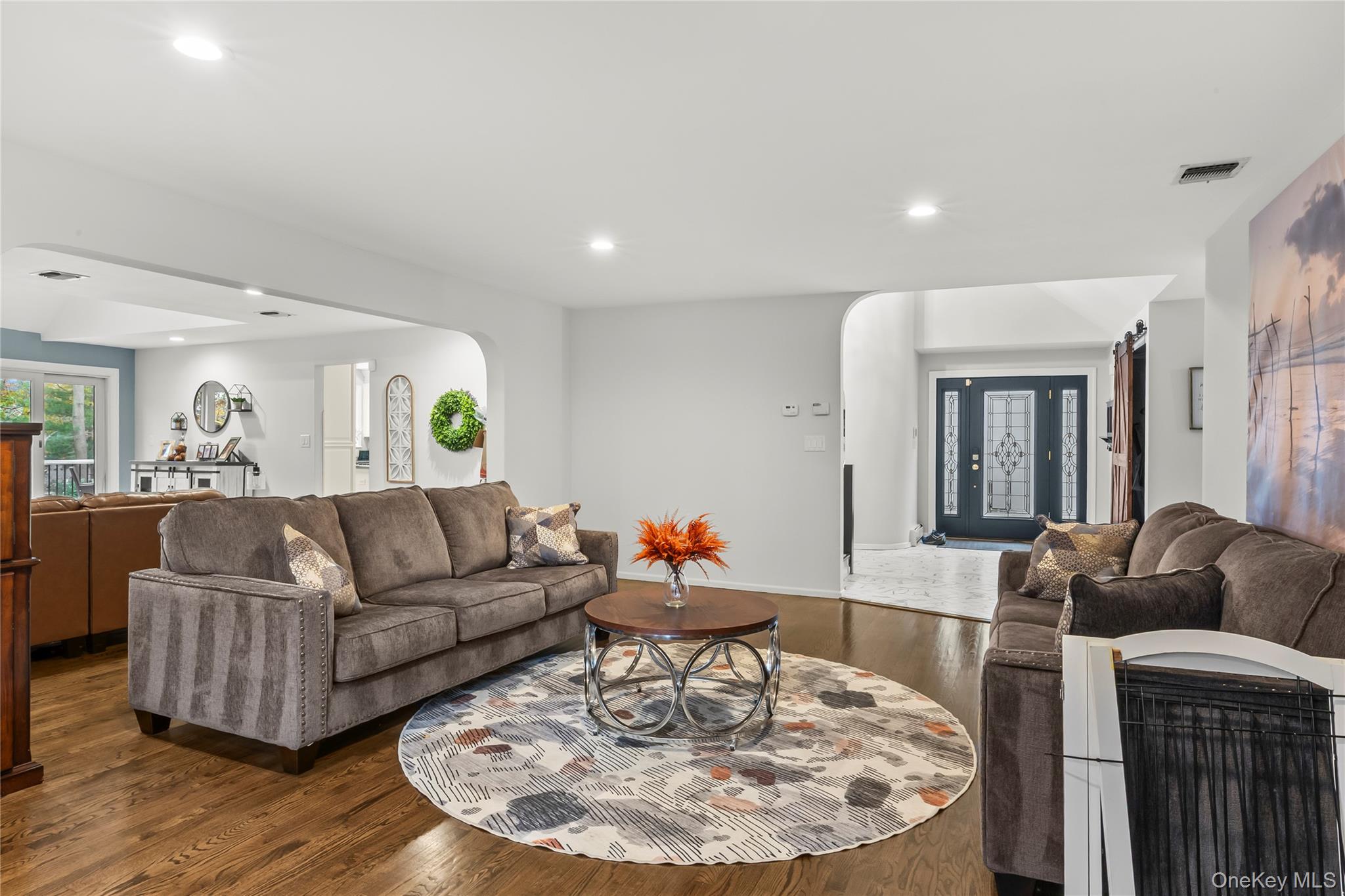 #14 photo, 142 Landing Meadow Road, Smithtown , NY 11787