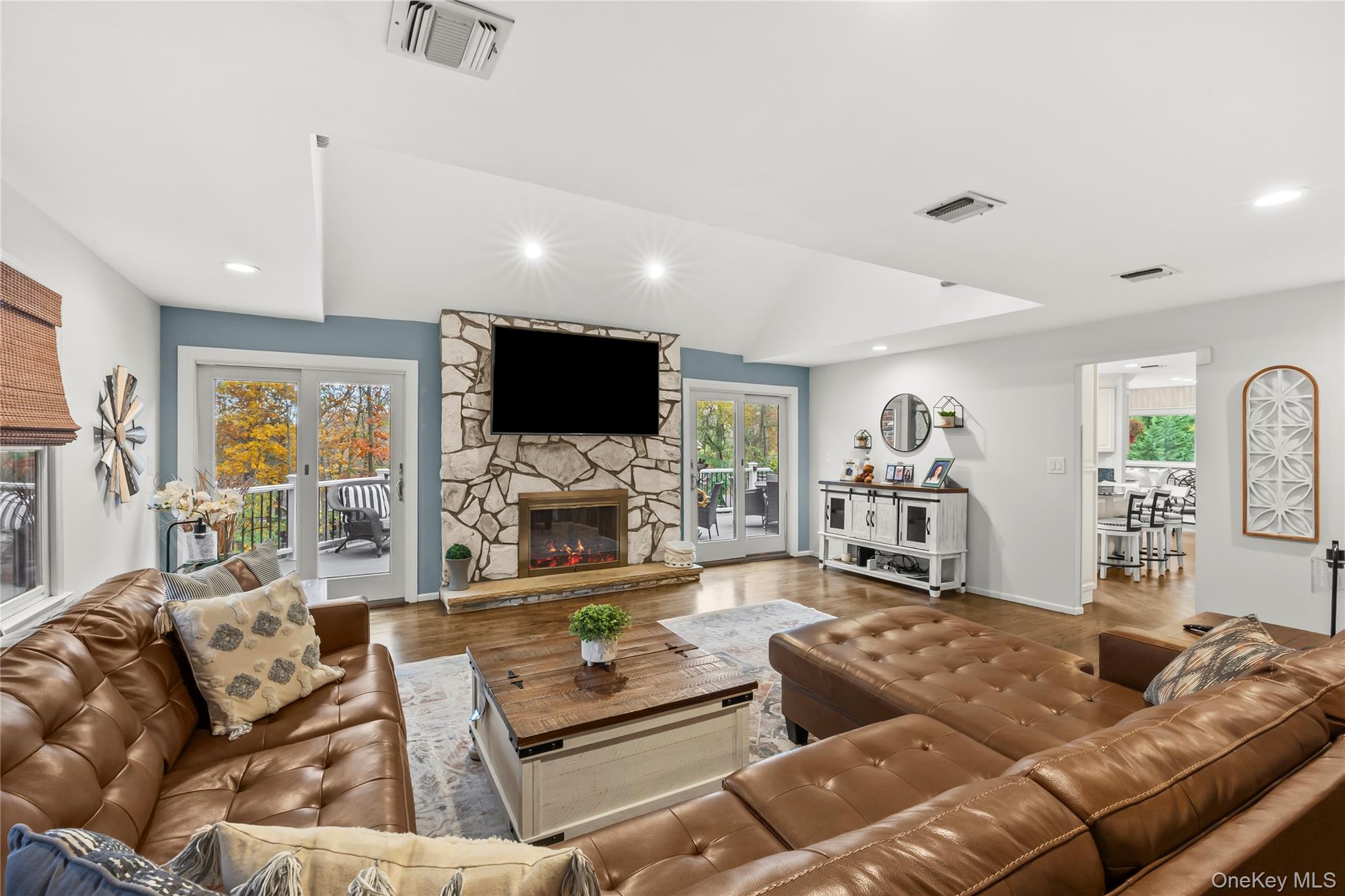 #15 photo, 142 Landing Meadow Road, Smithtown , NY 11787