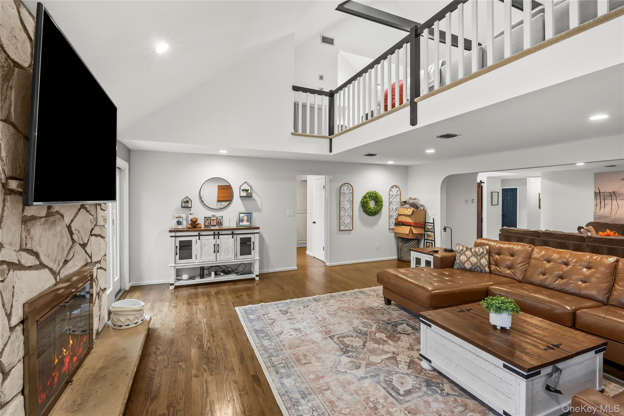 #17 photo, 142 Landing Meadow Road, Smithtown , NY 11787