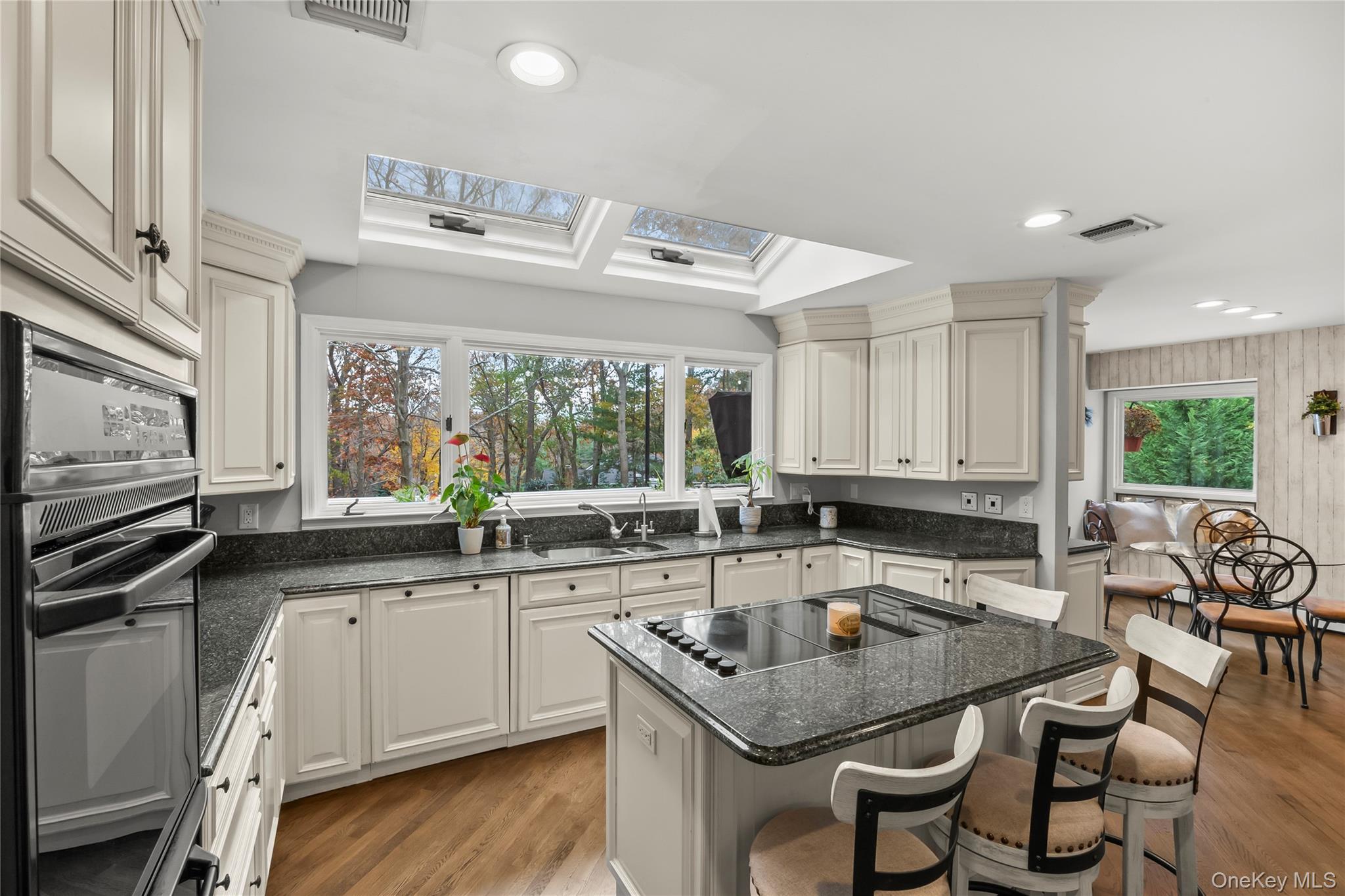 #19 photo, 142 Landing Meadow Road, Smithtown , NY 11787