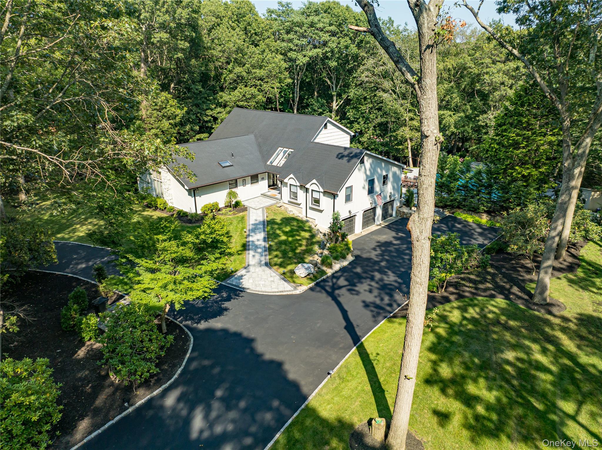 #5 photo, 142 Landing Meadow Road, Smithtown , NY 11787