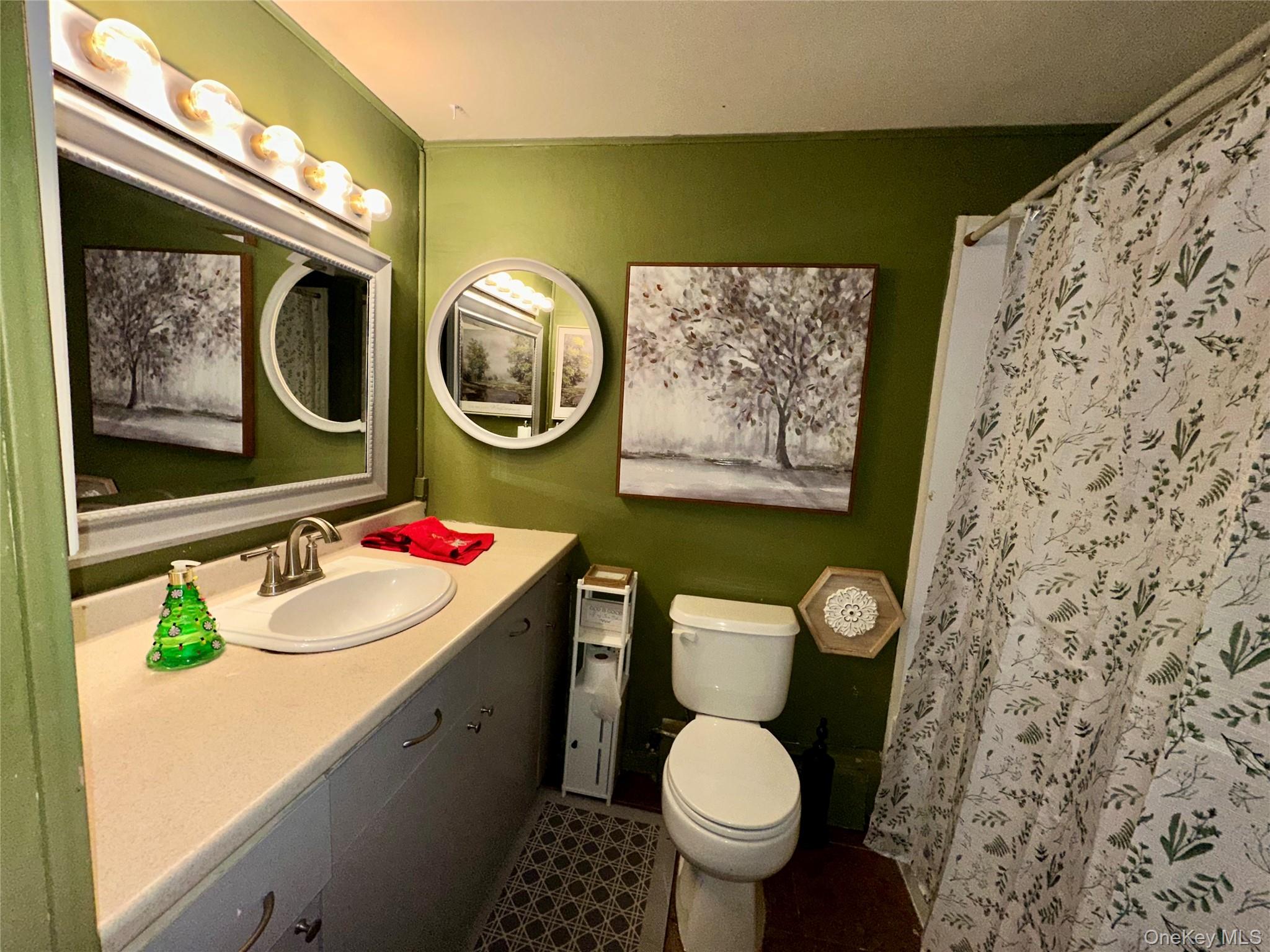 #18 photo, 27 Wedgewood Drive, Coram , NY 11727