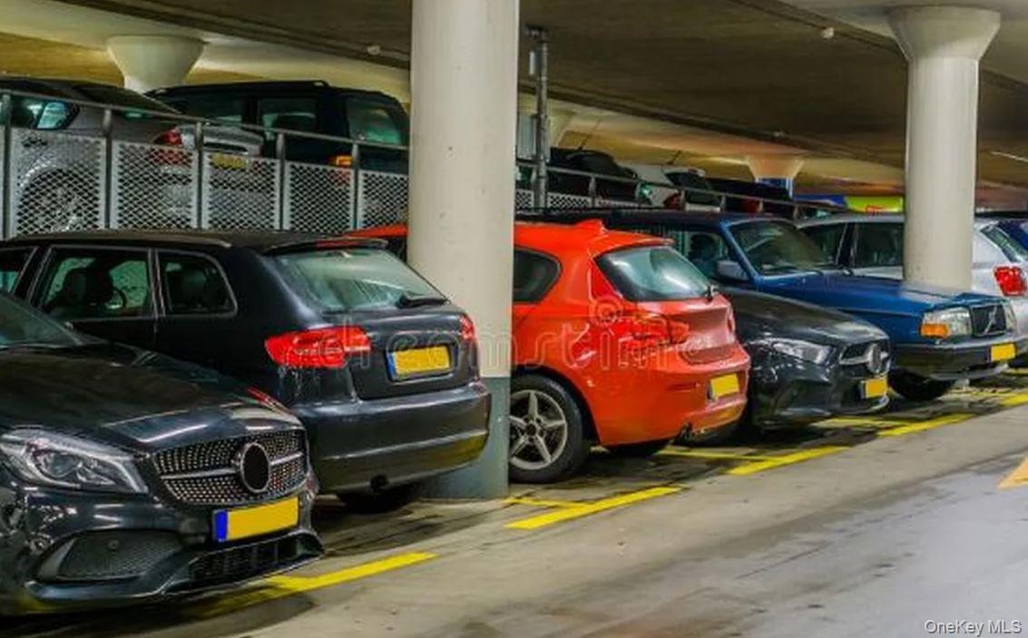 #17 photo, 2500 Johnson Avenue, Bronx , NY 10463