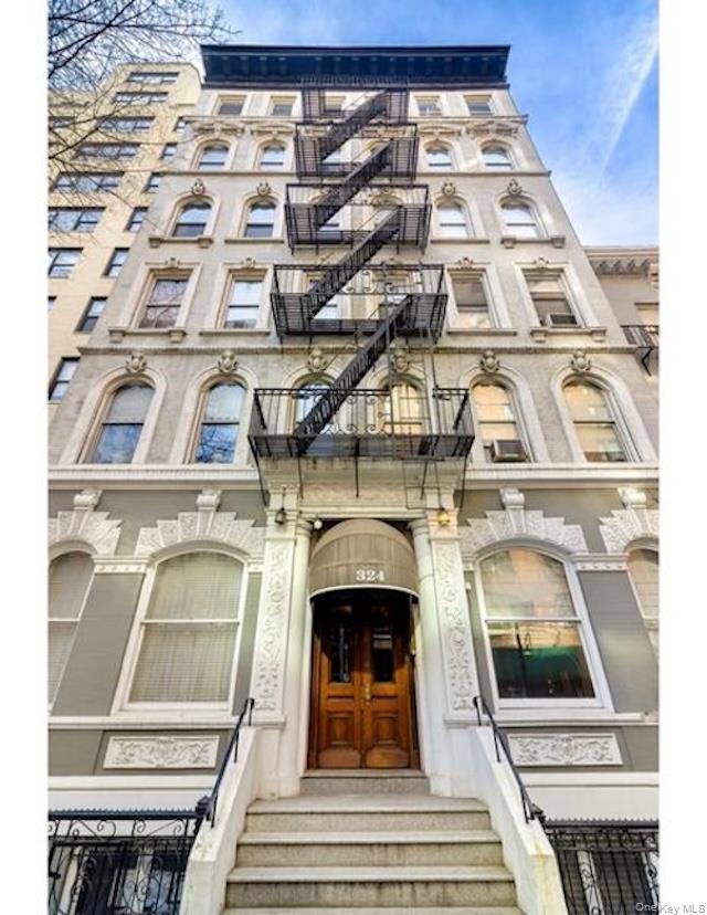 #13 photo, 324 E 50th Street, New York (Manhattan) , NY 10022