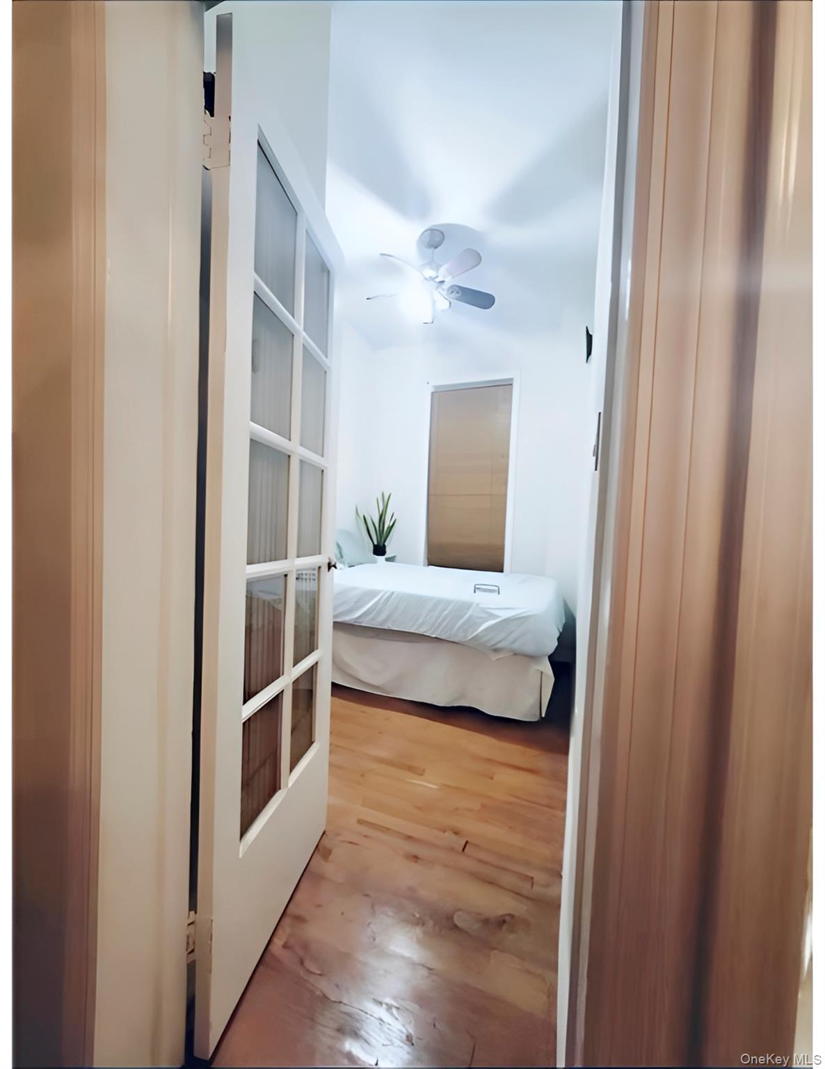 #3 photo, 324 E 50th Street, New York (Manhattan) , NY 10022