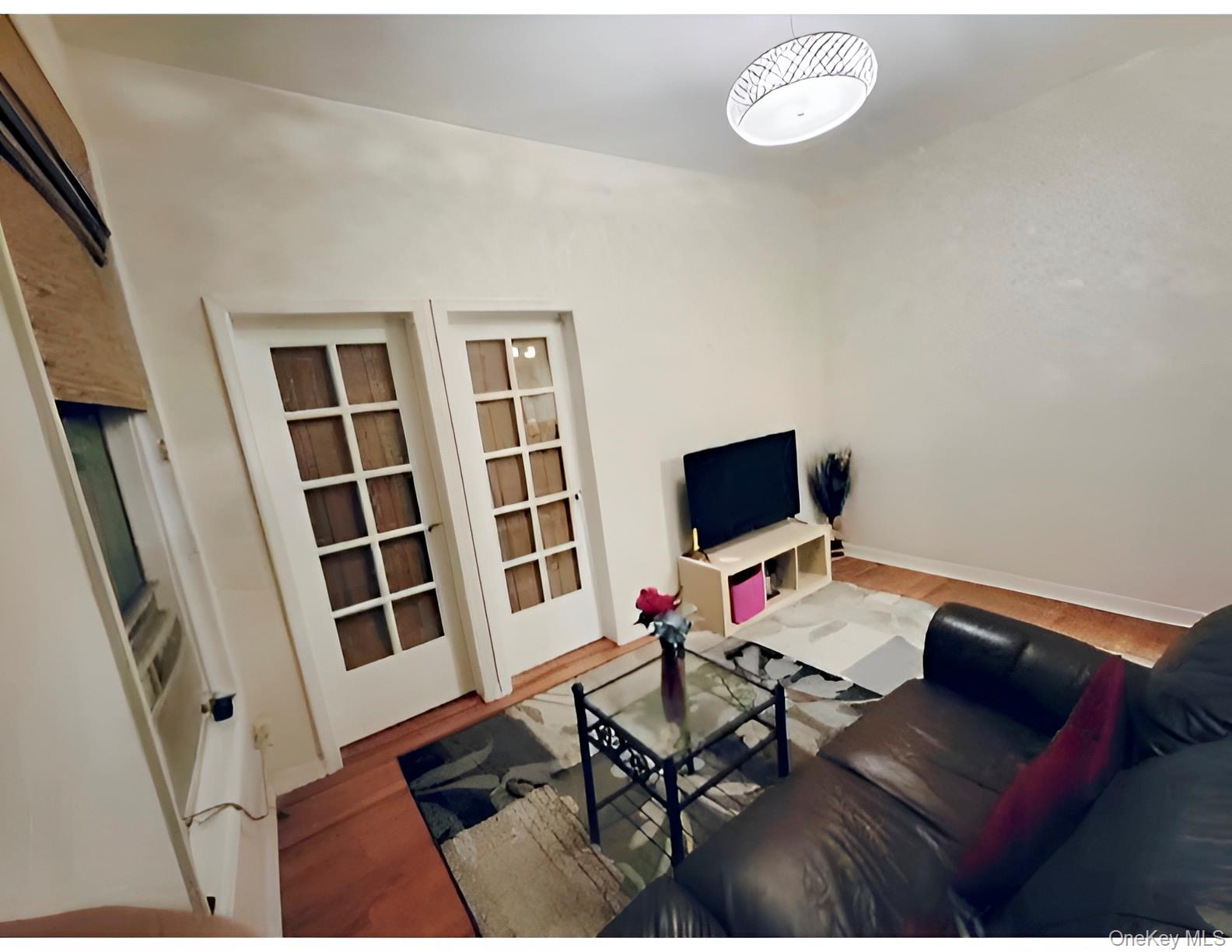 #6 photo, 324 E 50th Street, New York (Manhattan) , NY 10022