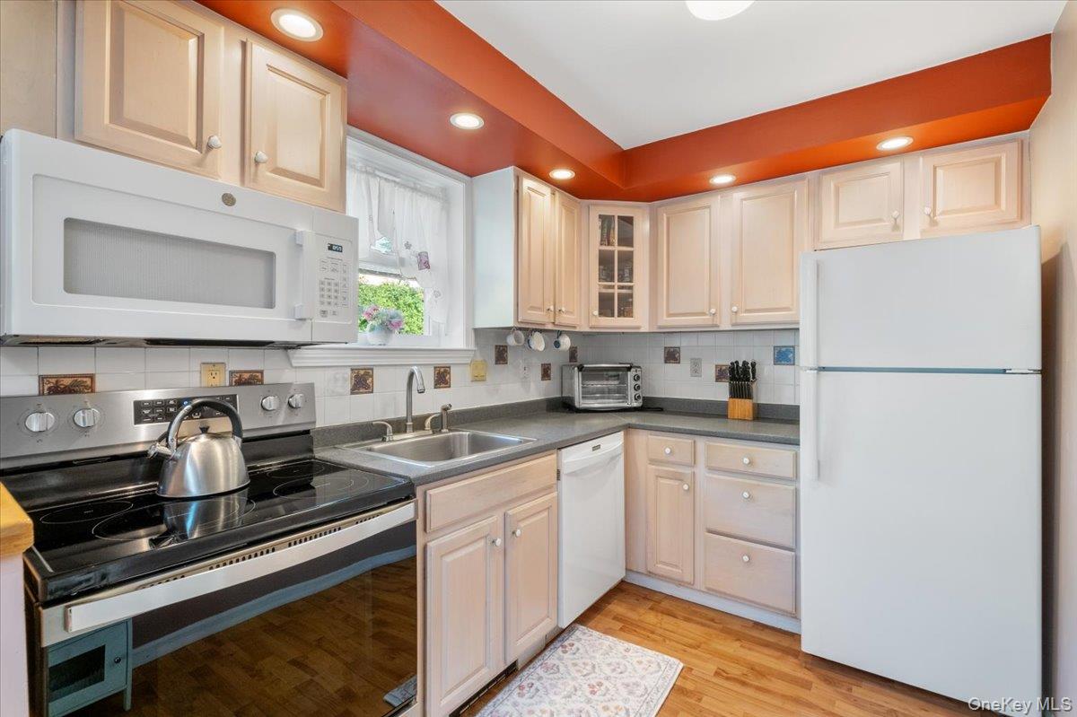 #14 photo, 5 Spruce Street, Lake Peekskill , NY 10537