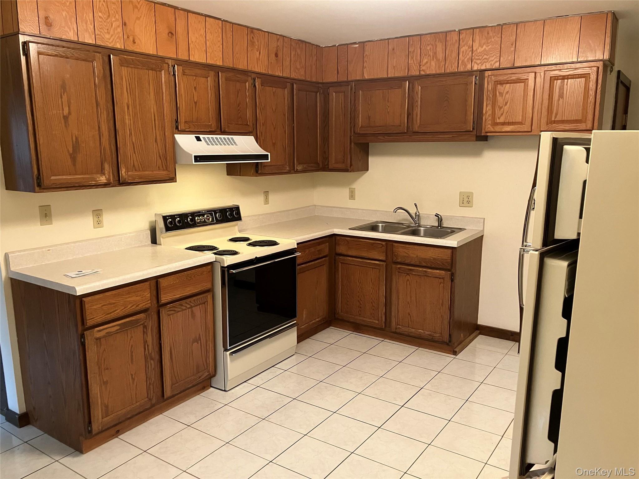 #10 photo, 48 Jefferson, Red Hook , NY 12571