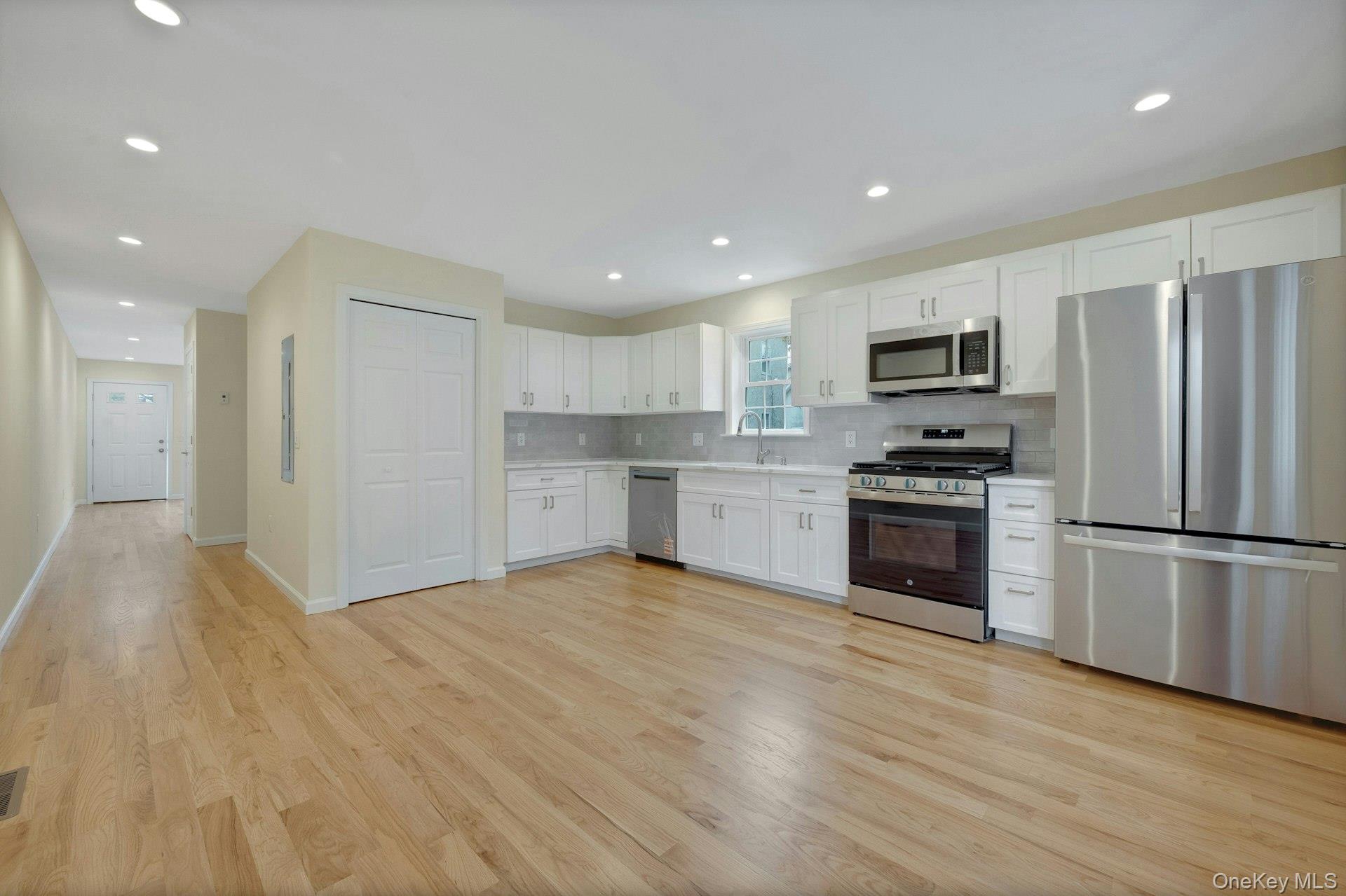 #6 photo, 207 Grand Street, Mamaroneck , NY 10543