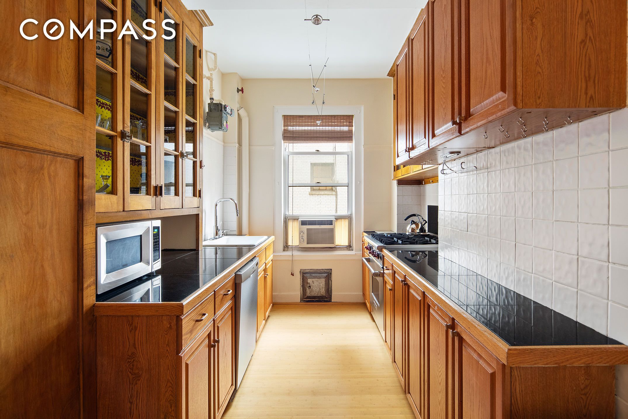 #4 photo, 150 E 49th Street, Midtown East , NY 10017