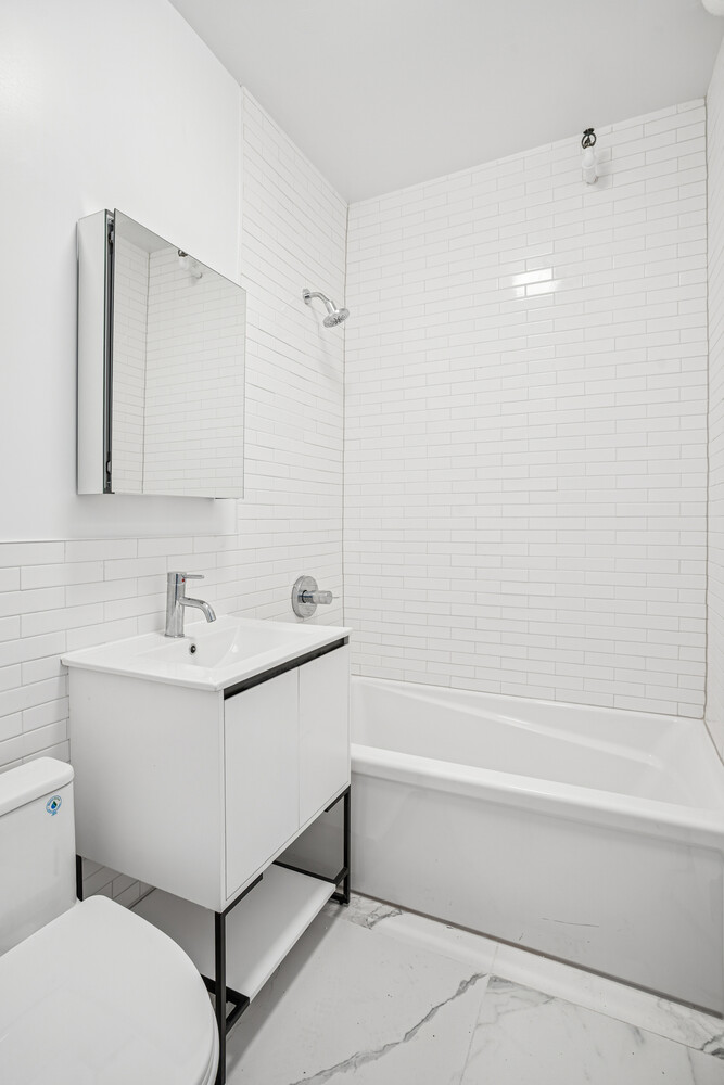 #6 photo, 17 THAMES Street, East Williamsburg , NY 11206