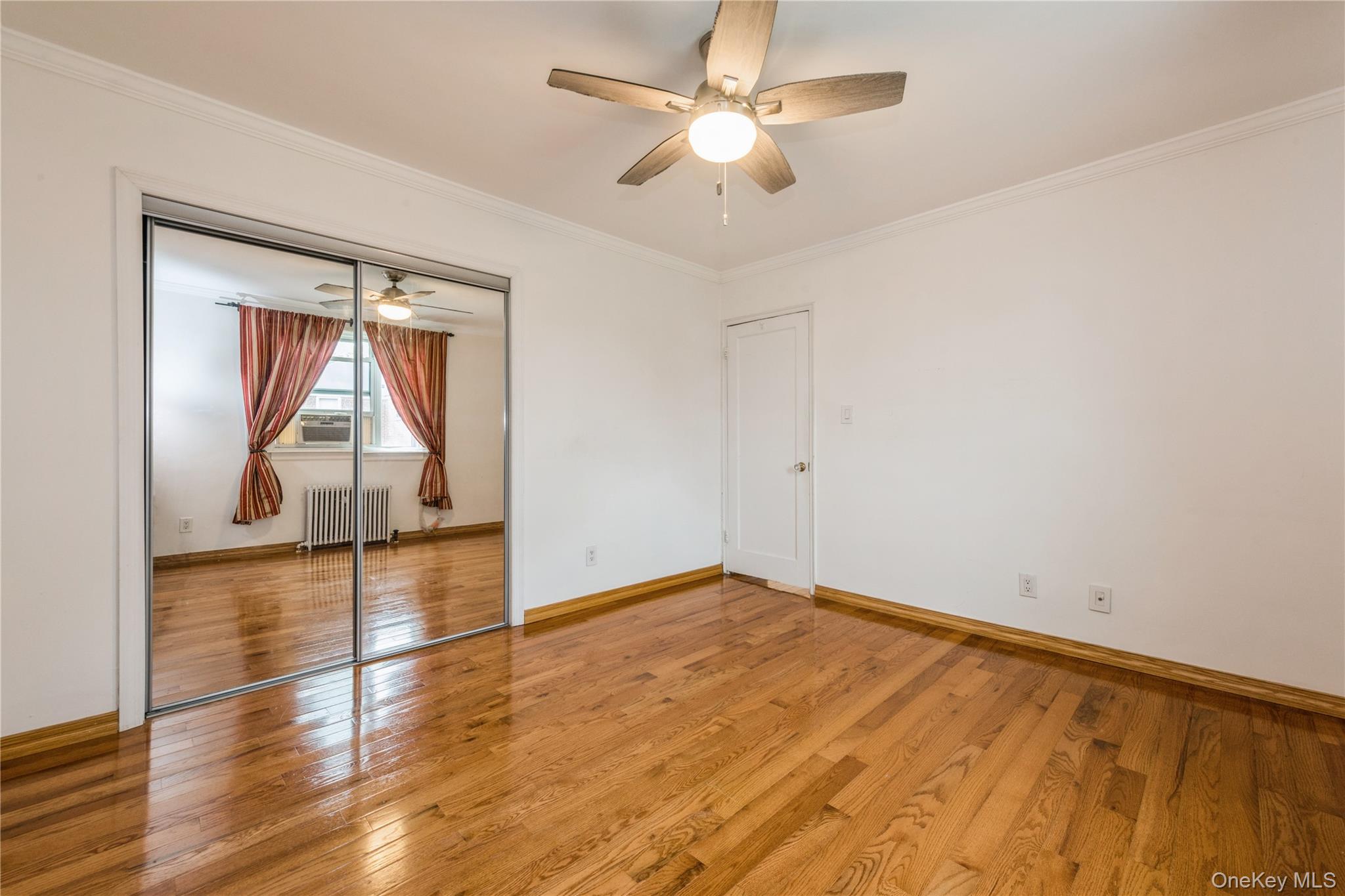 #10 photo, 260-40 74 Avenue, Glen Oaks , NY 11004