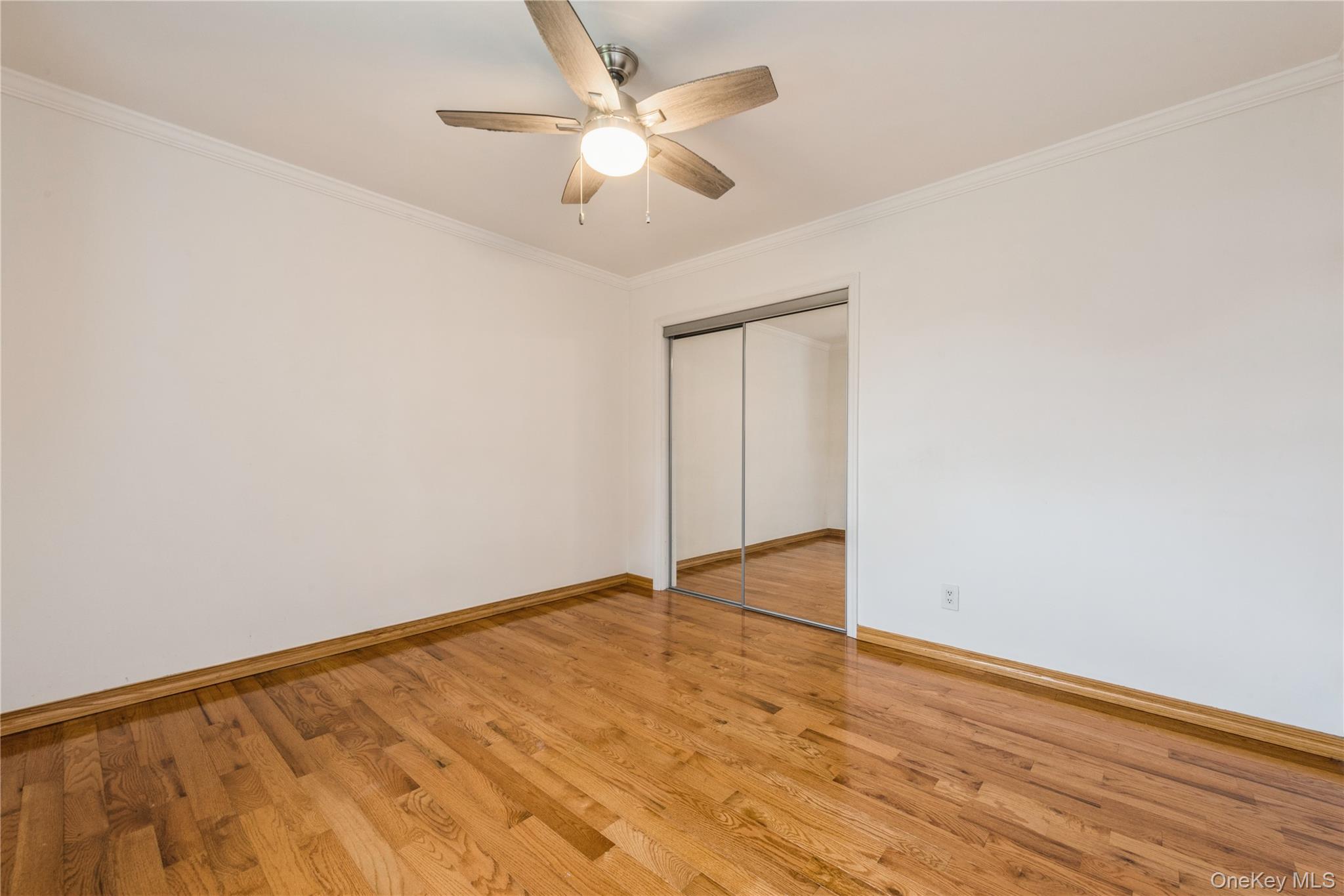 #11 photo, 260-40 74 Avenue, Glen Oaks , NY 11004