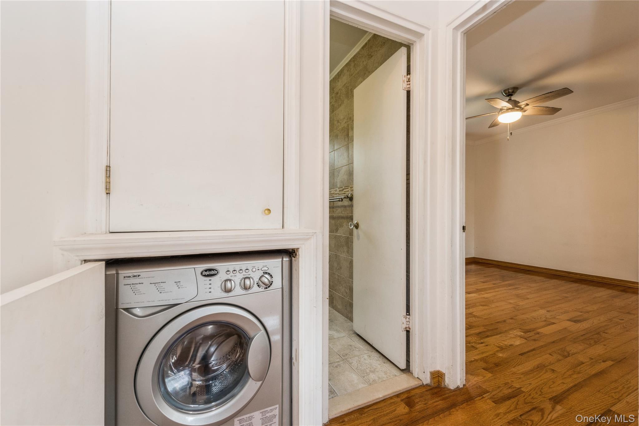 #12 photo, 260-40 74 Avenue, Glen Oaks , NY 11004