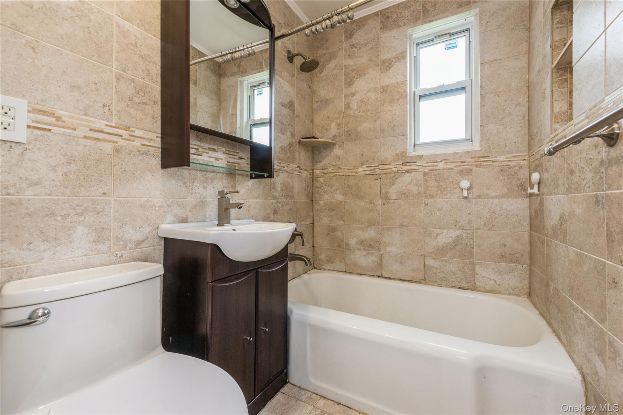 #14 photo, 260-40 74 Avenue, Glen Oaks , NY 11004