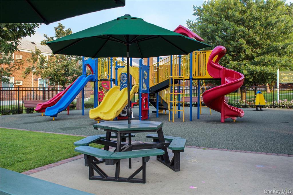 #20 photo, 260-40 74 Avenue, Glen Oaks , NY 11004