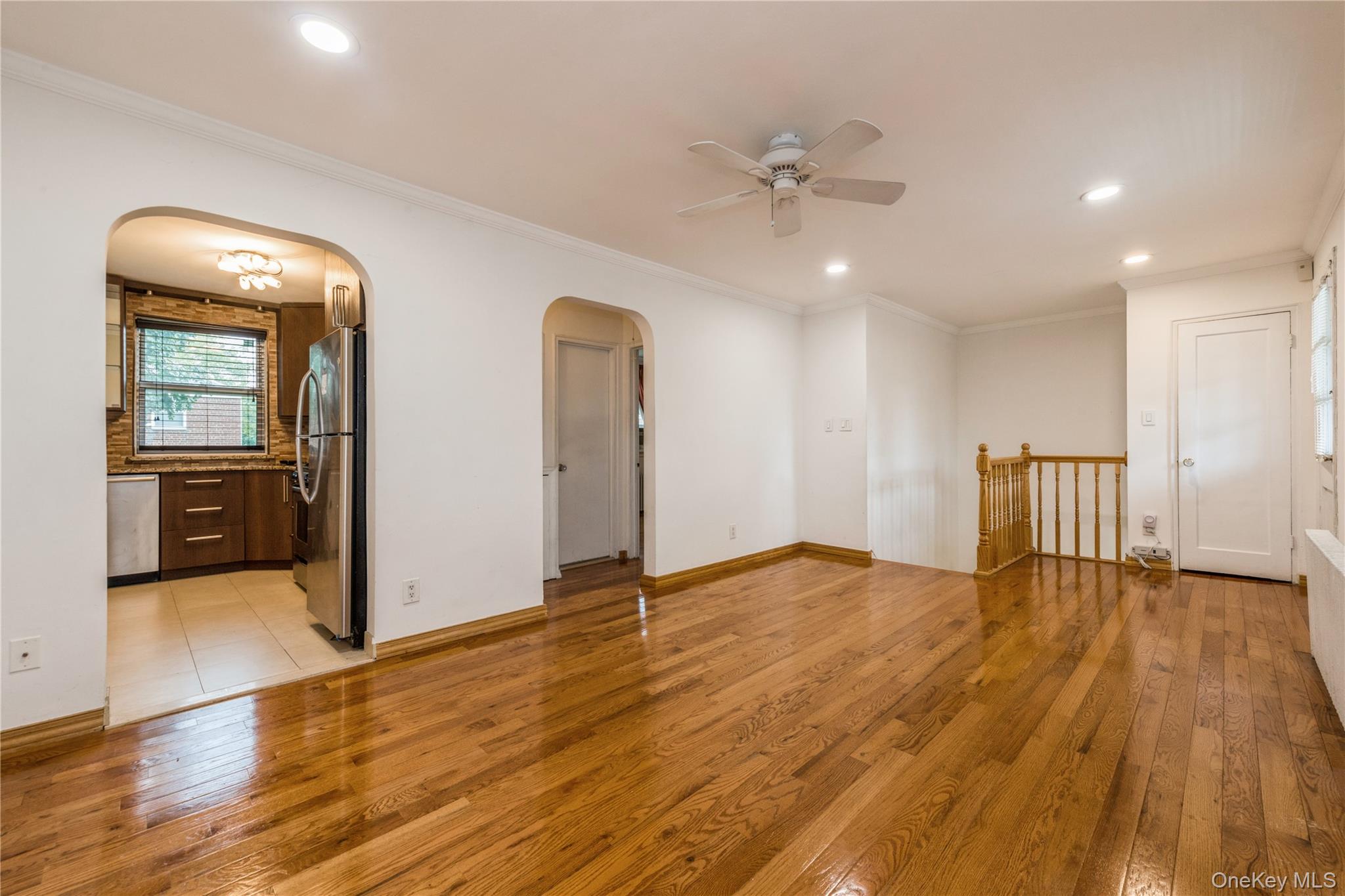 #5 photo, 260-40 74 Avenue, Glen Oaks , NY 11004