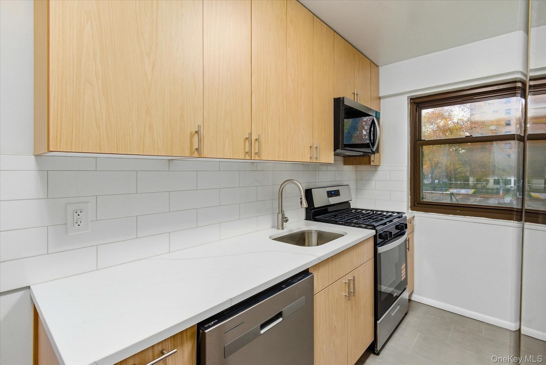 #6 photo, 21-85 34th Avenue, Astoria , NY 11106