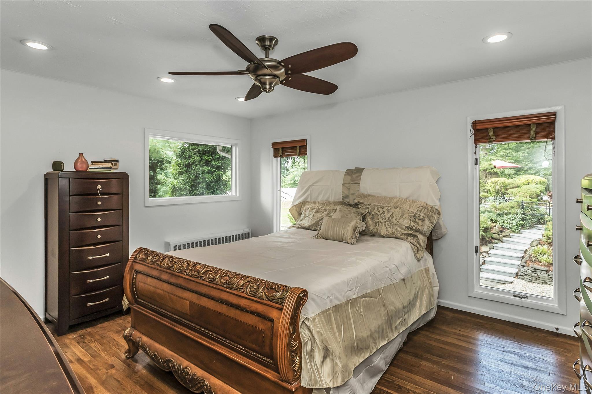 #14 photo, 29 Elmwood Court, Plainview , NY 11803