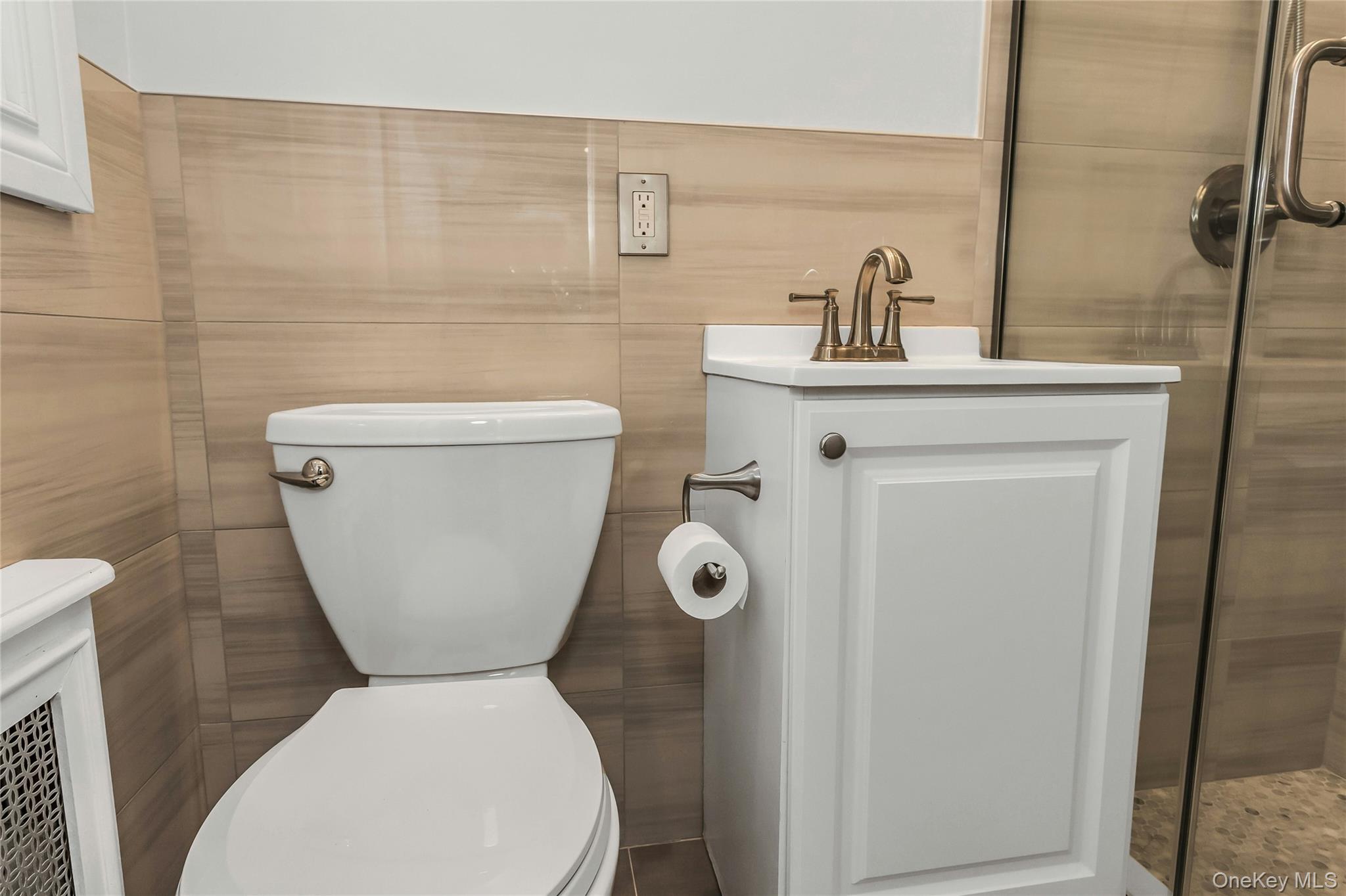 #15 photo, 29 Elmwood Court, Plainview , NY 11803