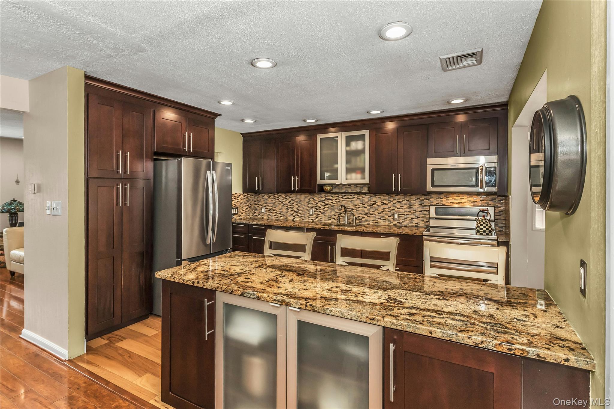 #2 photo, 29 Elmwood Court, Plainview , NY 11803