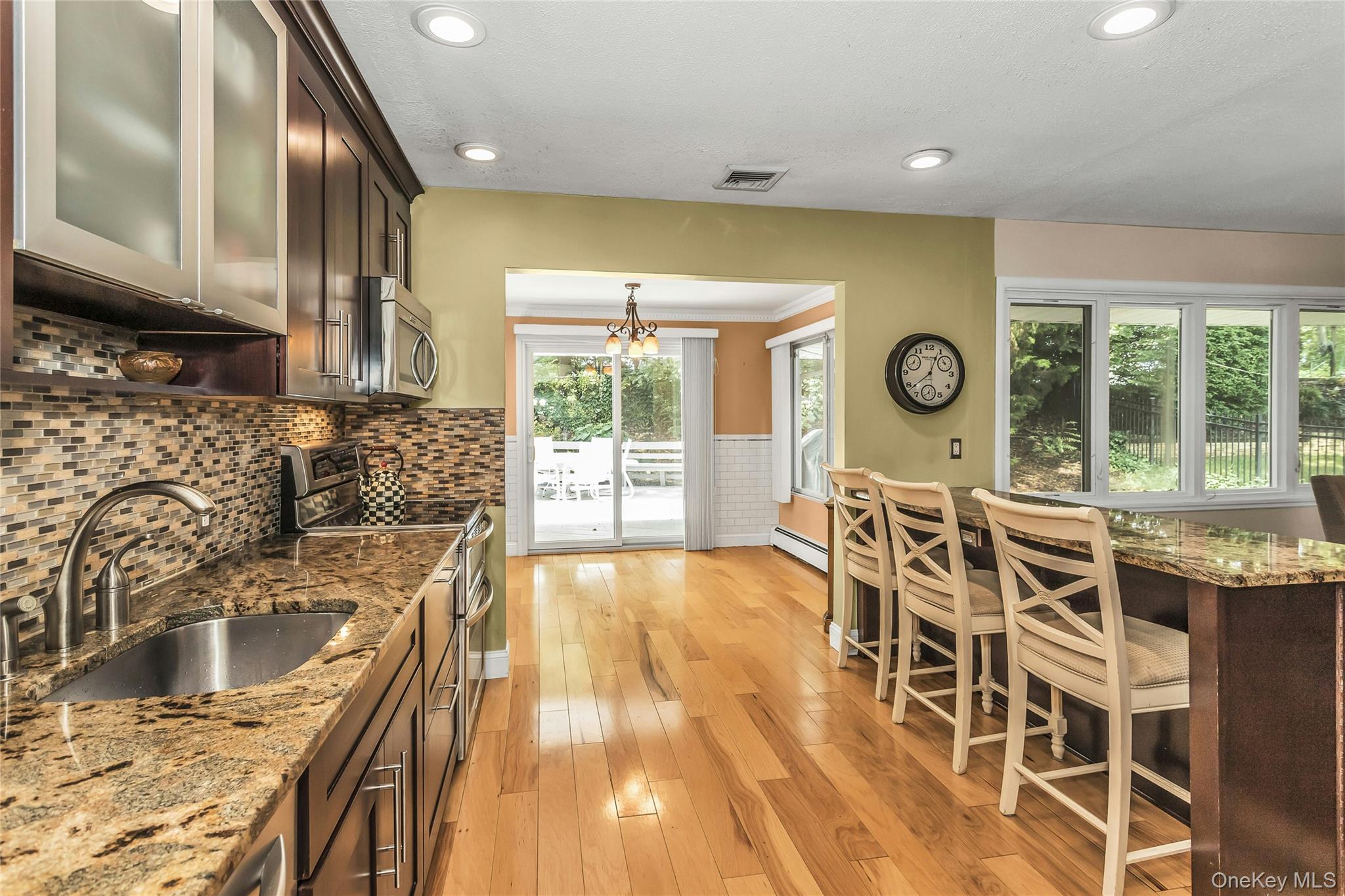 #3 photo, 29 Elmwood Court, Plainview , NY 11803