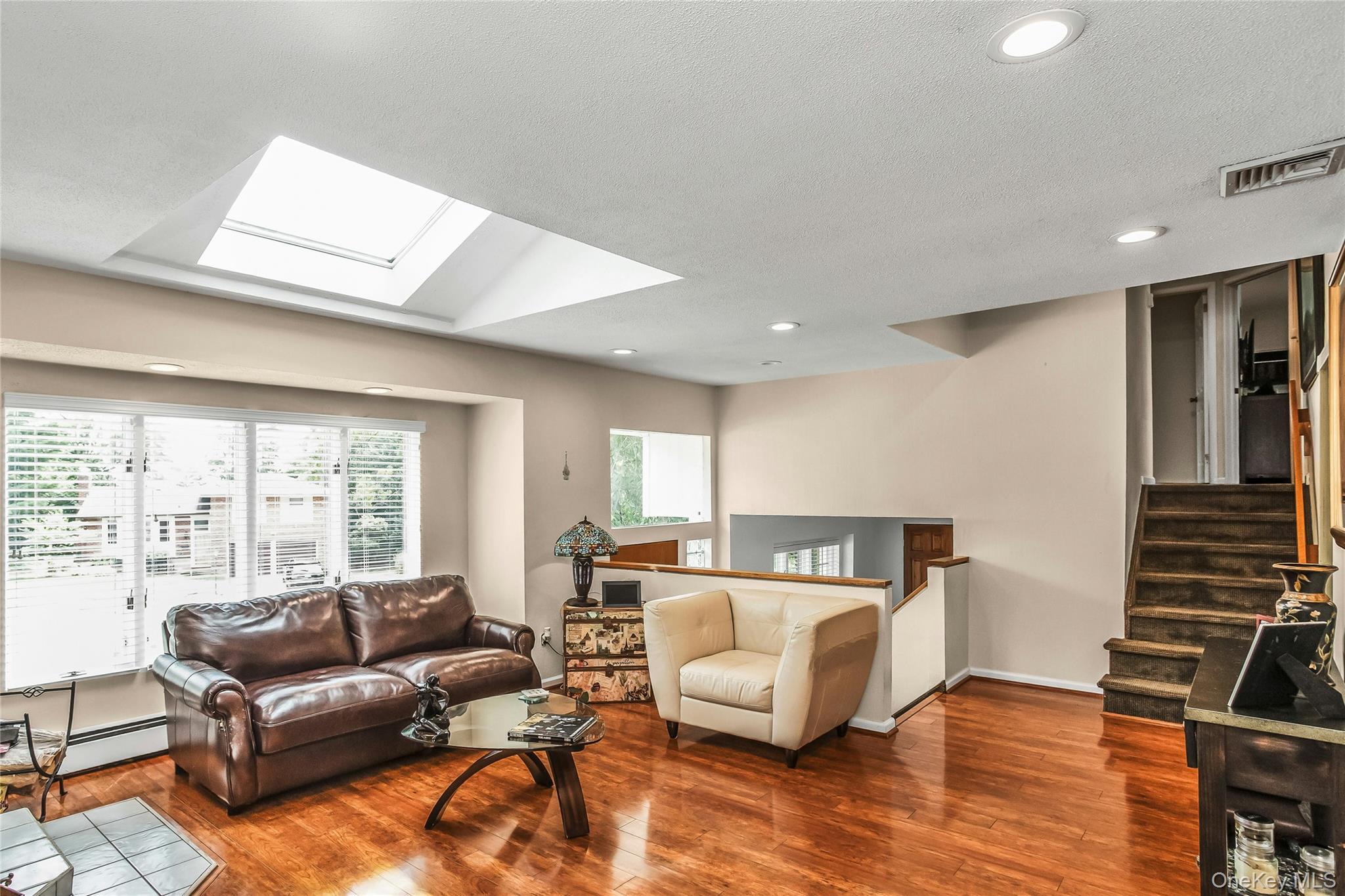 #9 photo, 29 Elmwood Court, Plainview , NY 11803